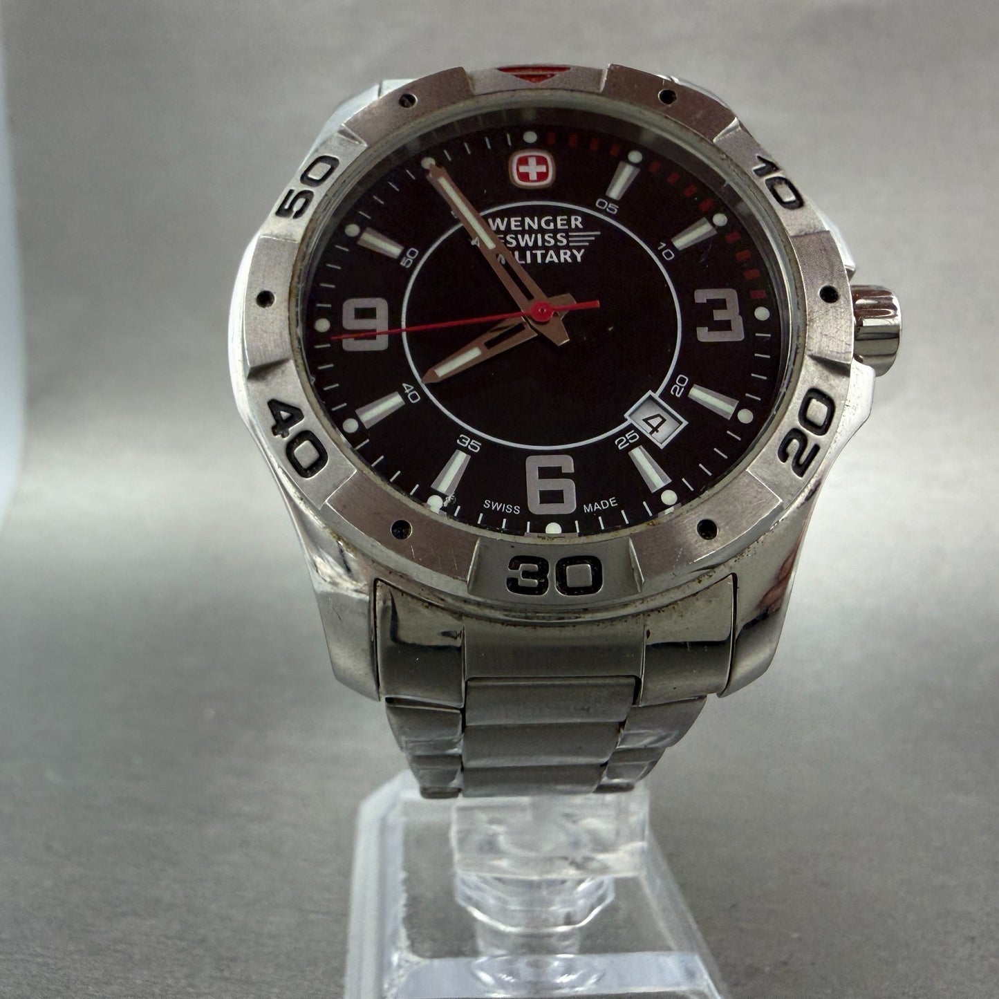 Wenger Swiss Military Dive Watch Men 42mm Black Dial Steel Date 79139 PARTS6