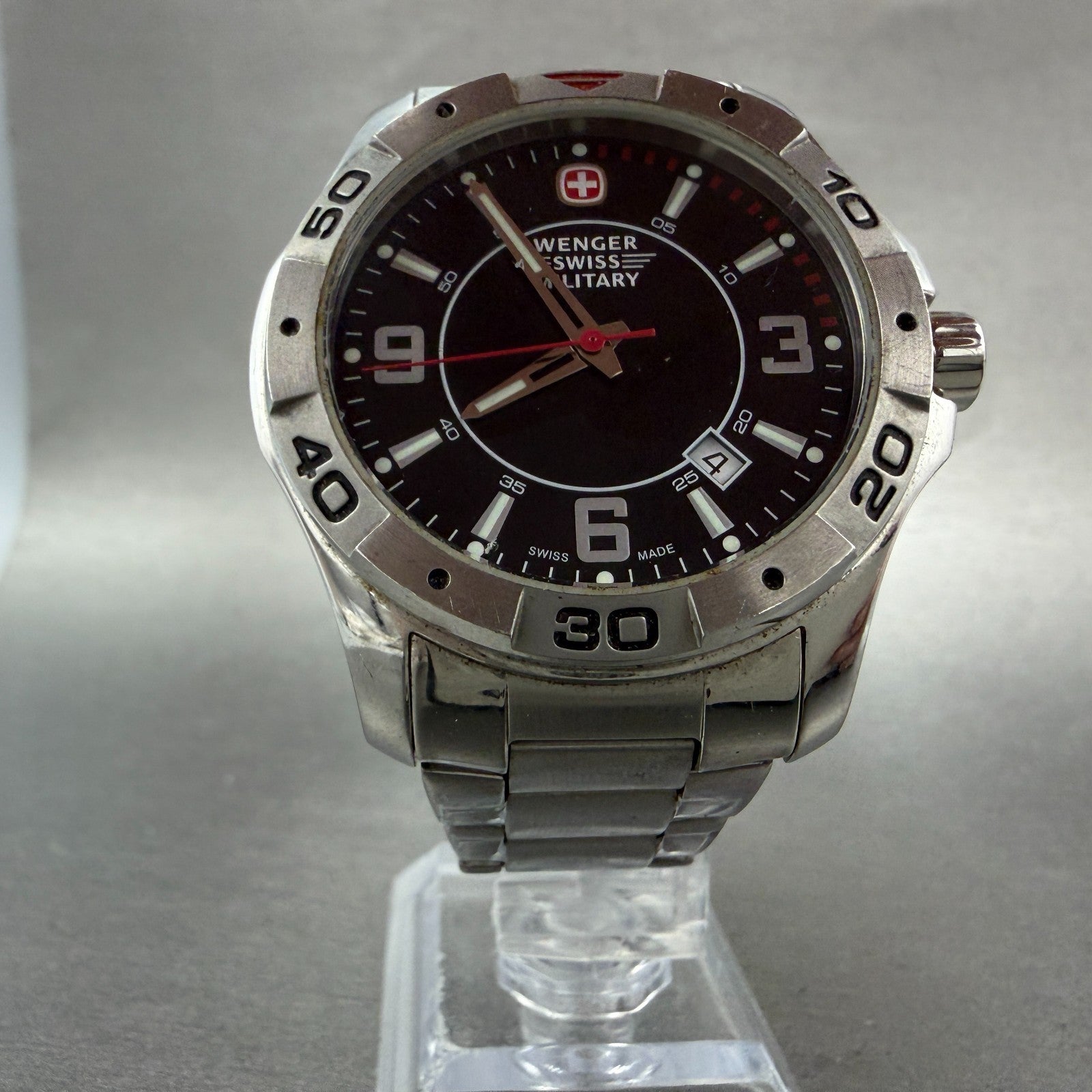 Wenger Swiss Military Dive Watch Men 42mm Black Dial Steel Date 79139 PARTS6