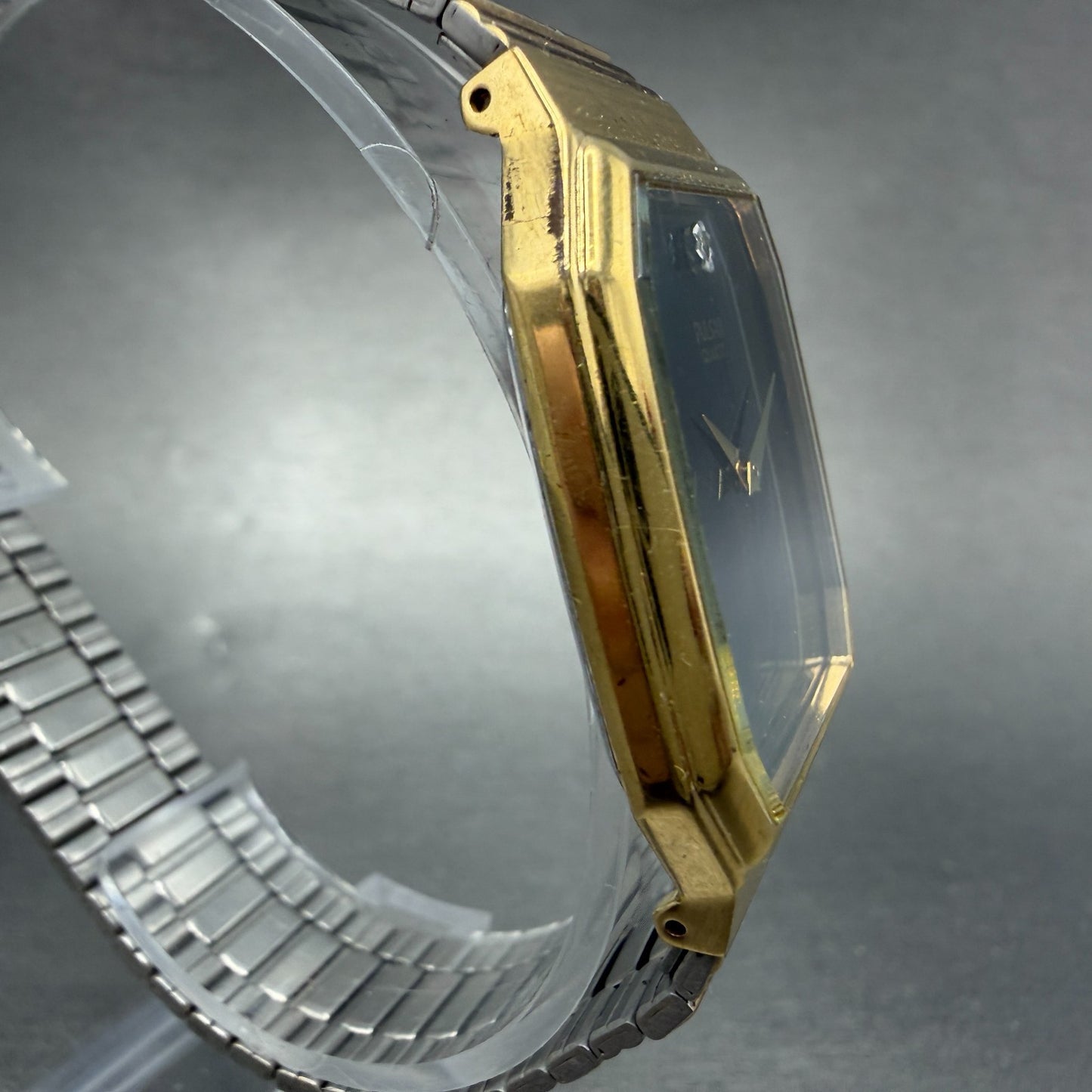 Seiko Pulsar Tank Watch Men 30mm Black Dial Gold Tone V500-5A00 New Battery VTG3