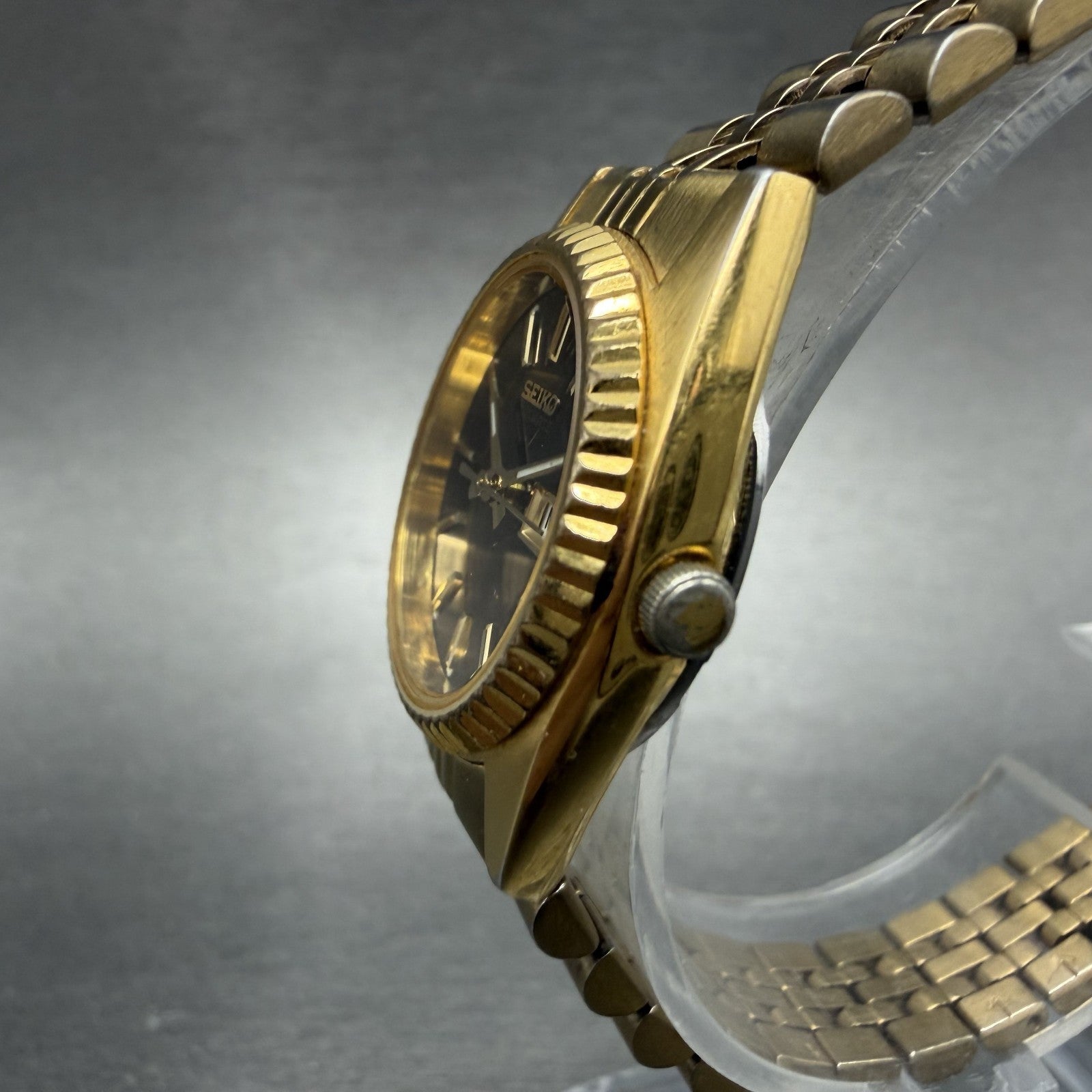 Seiko Watch Women 24mm Black Tone Gold Tone Daydate Round 7N83-0041 New Battery2