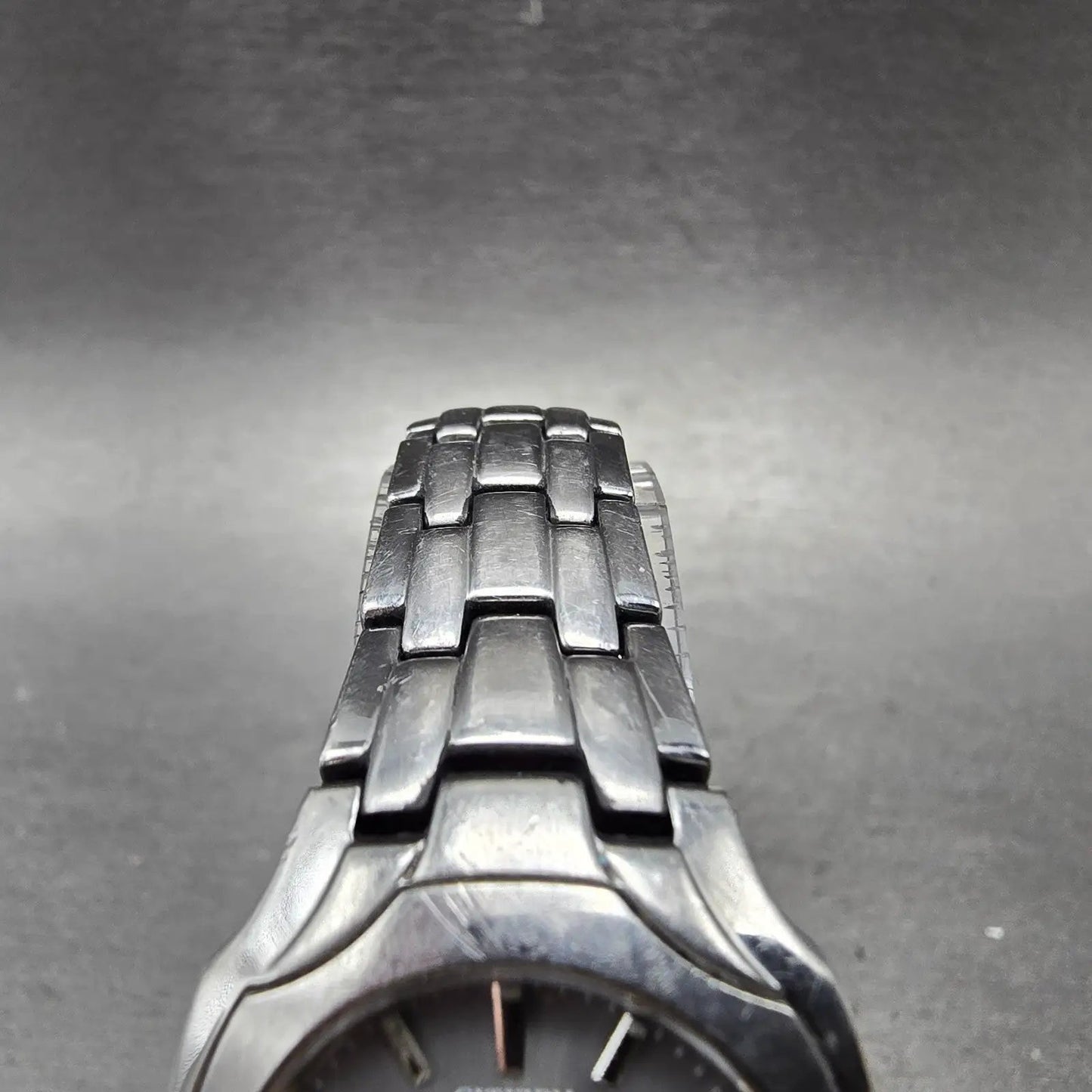 Citizen Eco-Drive Watch Women 25mm Gray Dial Silver Tone Date E011-S049601 RunsK7