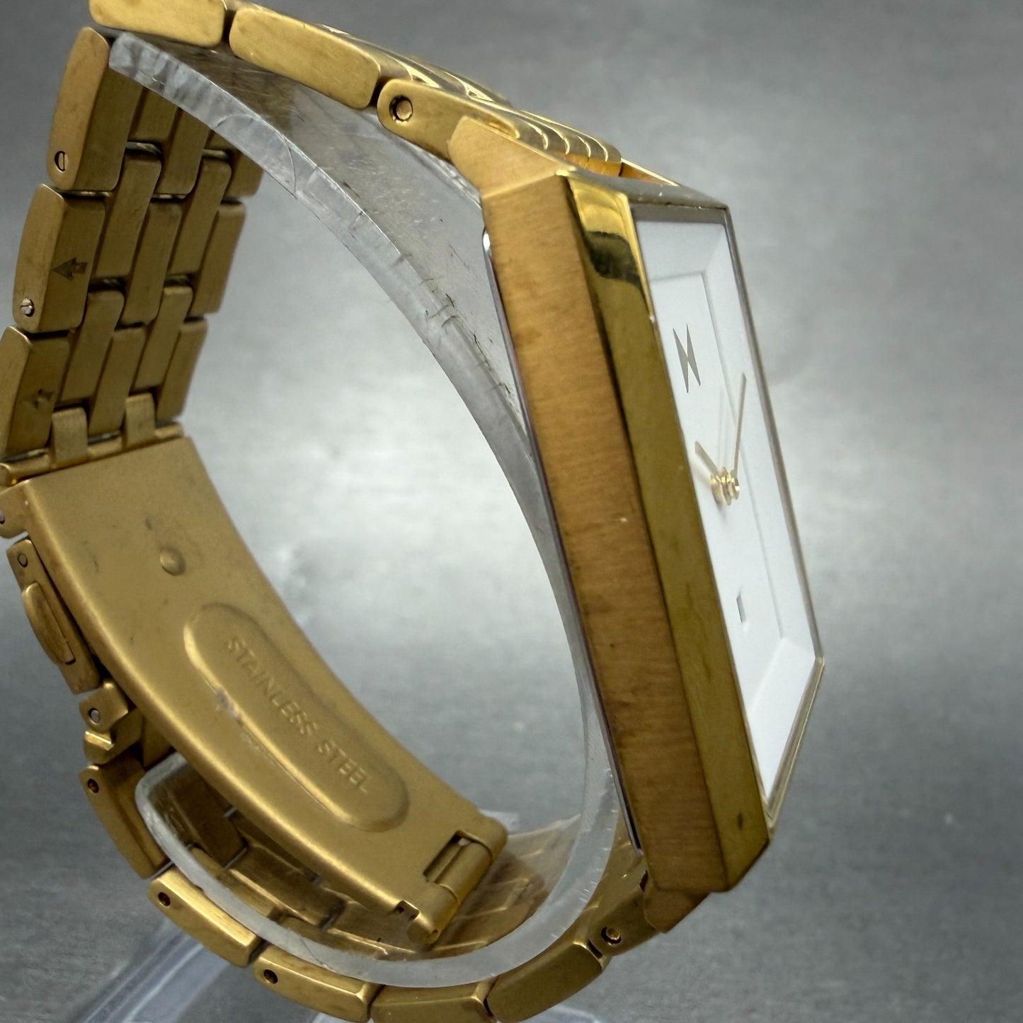 MVMT Signature Square 24mm White Dial Gold Tone Date Rectangle New battery3