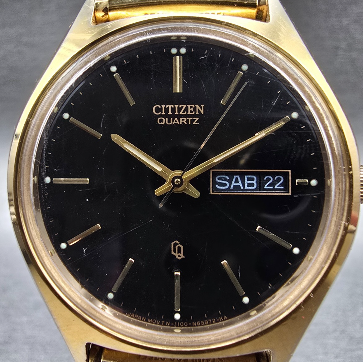 Citizen CQ Watch Men 35mm Black Dial Gold Tone Daydate 1100-S63812 New Battery K1