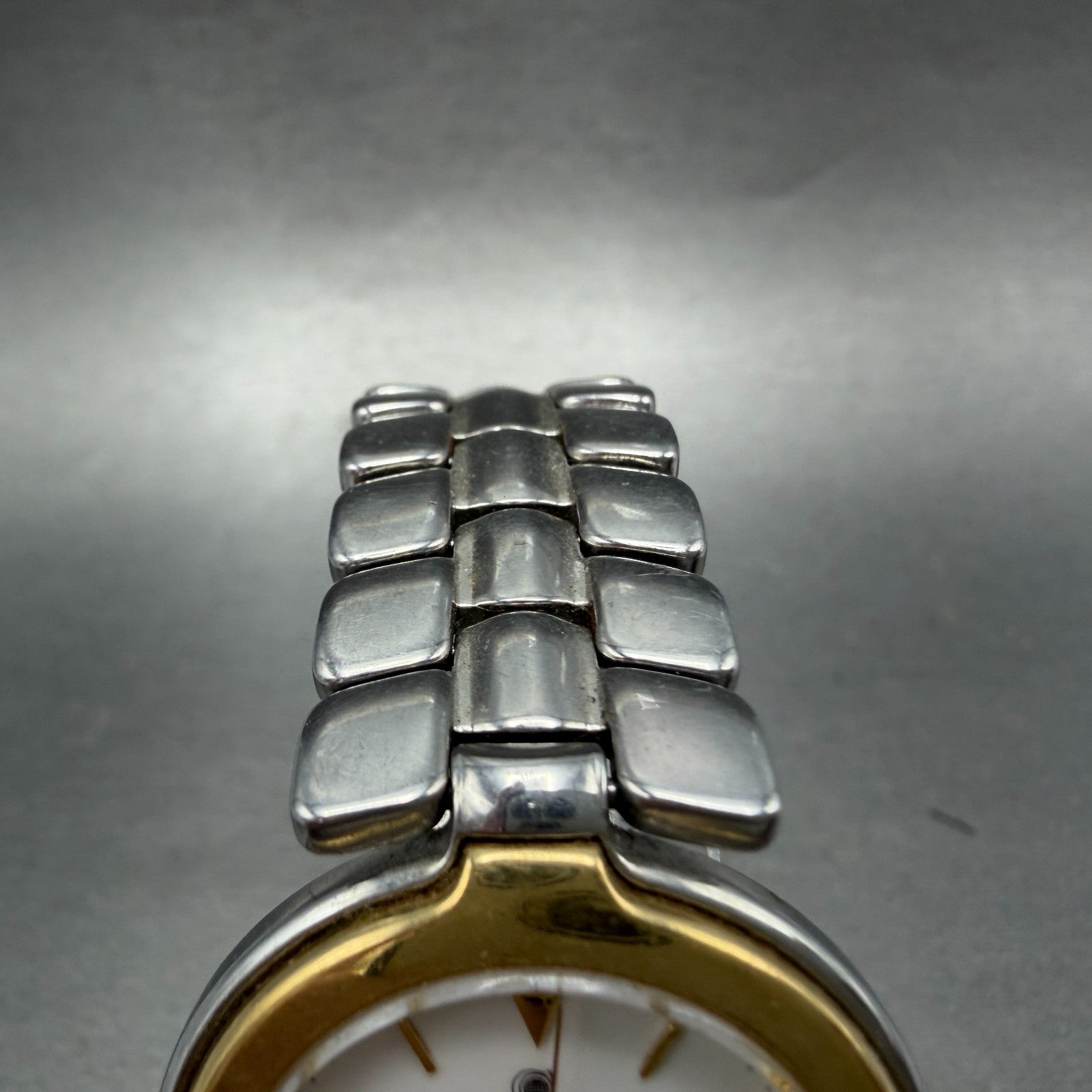 Cyma Sealord Watch Men 31mm White Dial Two Tone Round 304 New Battery VTG4