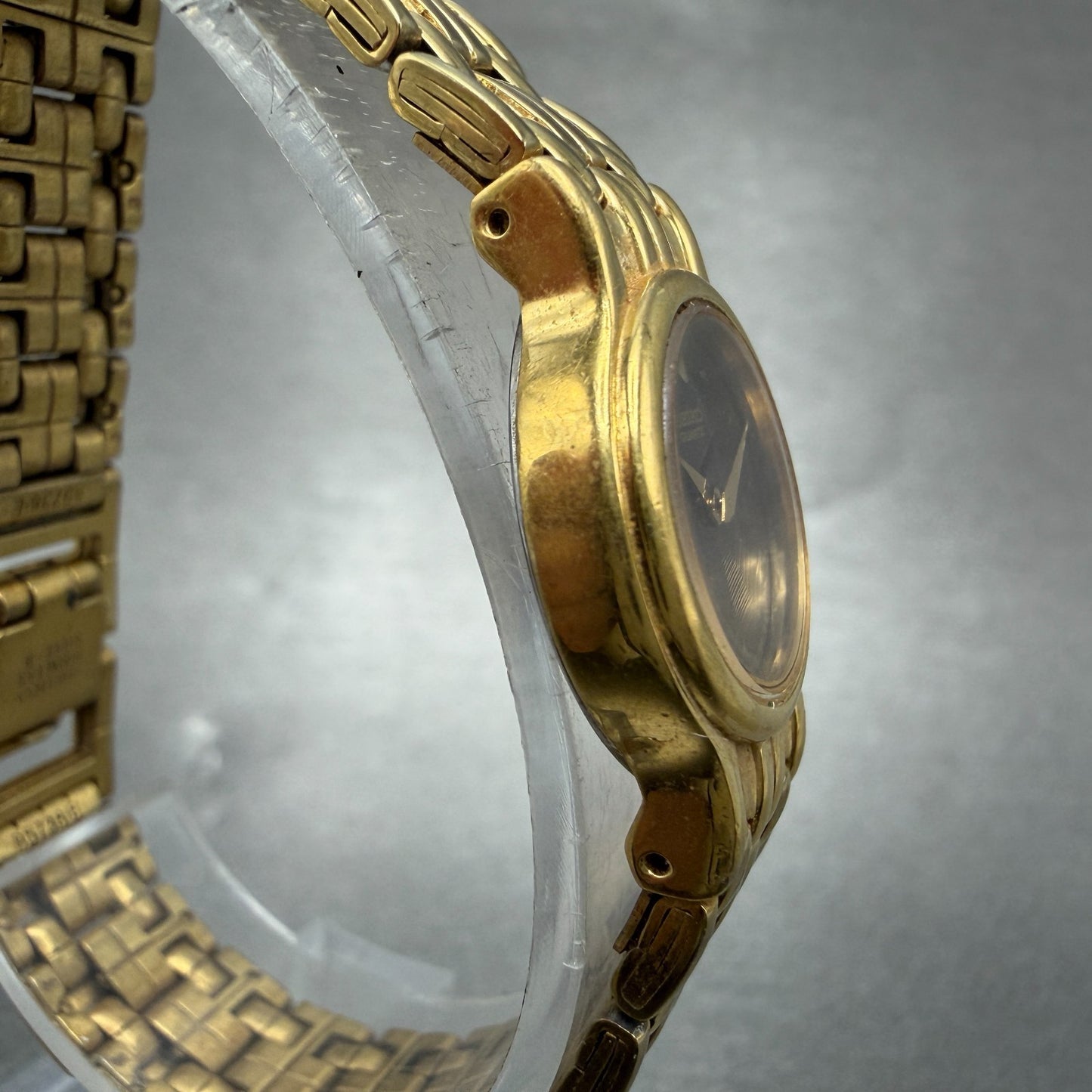 Seiko Watch Women 19mm Black Dial gold Tone Round V400-0538 New Battery Vintage3