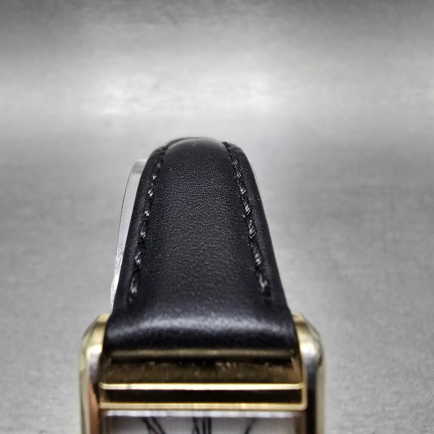 Seiko Solar Tank Watch Women 18mm White Dial Gold Tone V115-0BD0 Rectangle Runs4