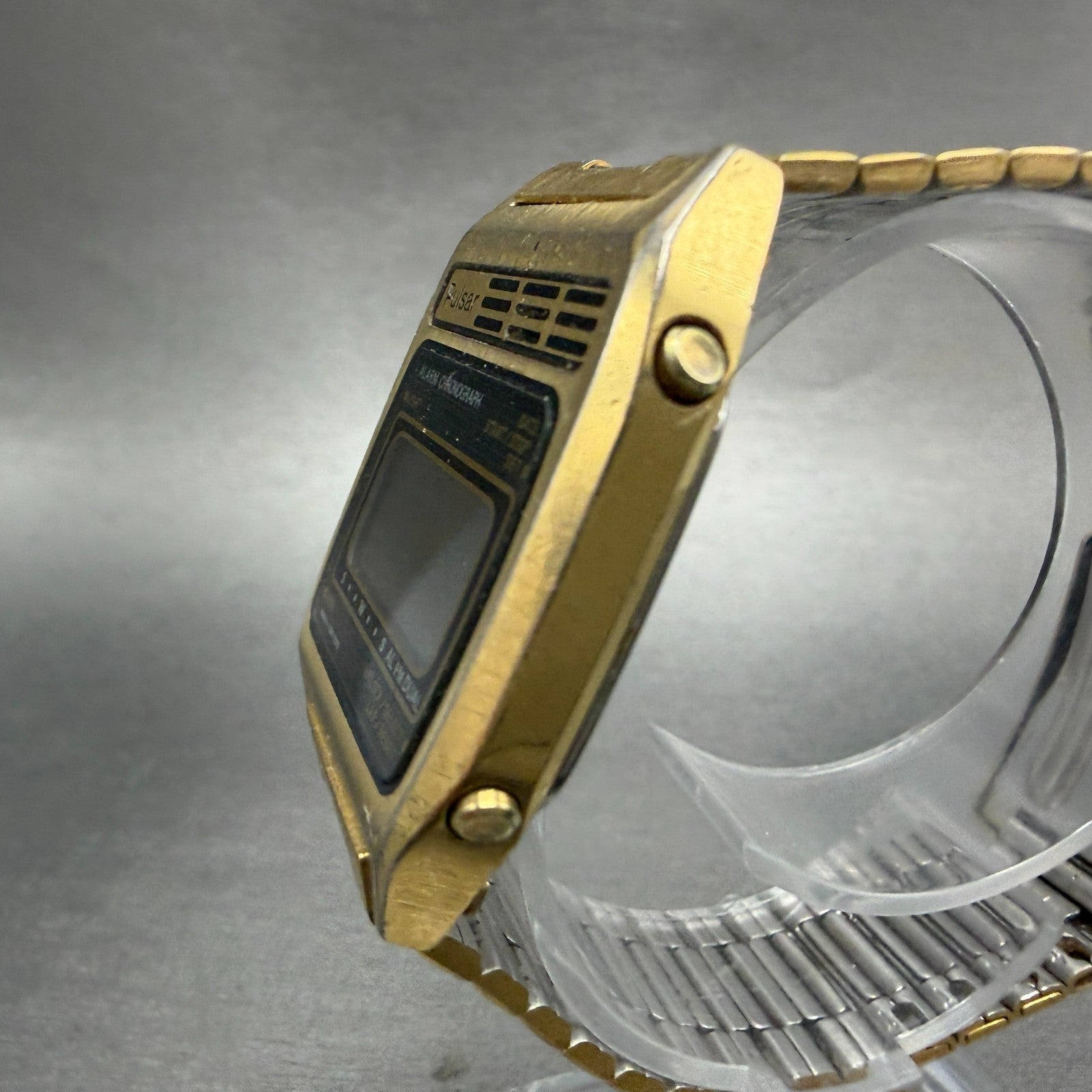 Seiko Pulsar Digital Watch Men 31mm Gold Tone Alarm Chrono Y486-4030 PARTS VTG3