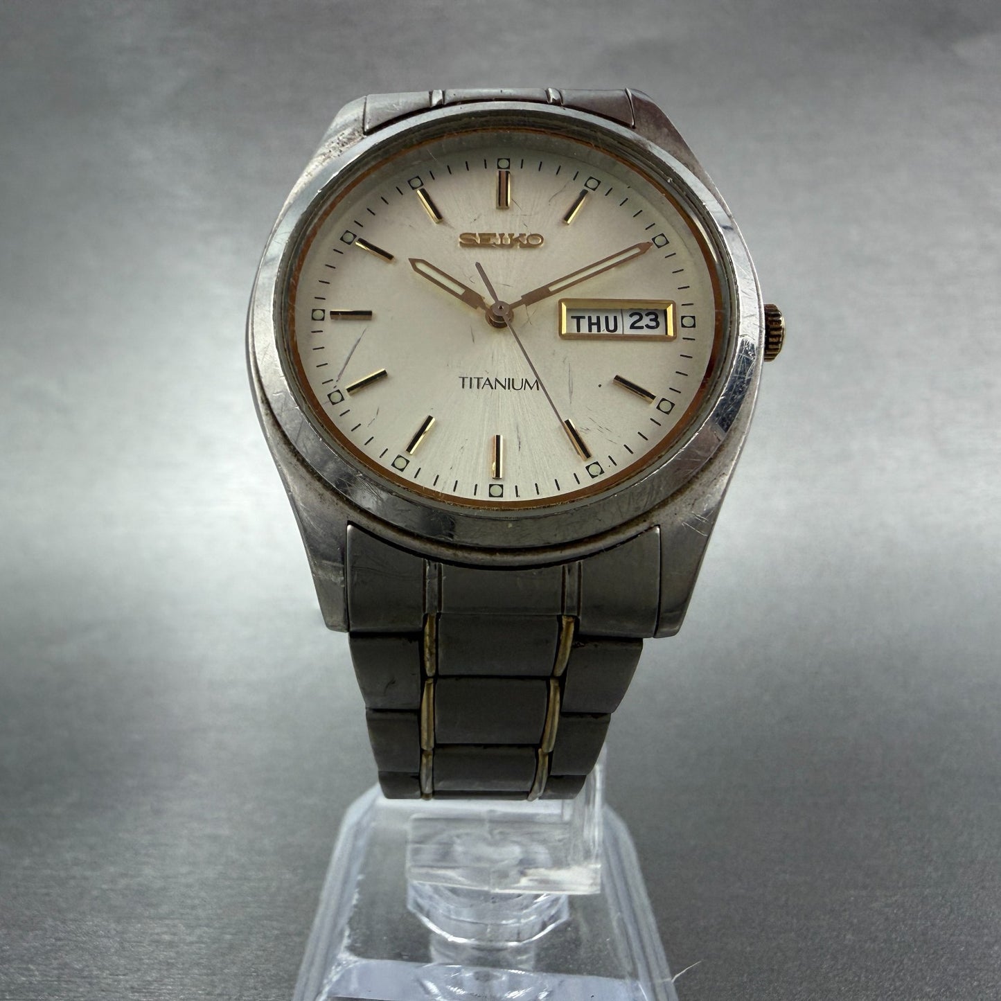Seiko Watch Men 36mm Champagne Dial Two Tone Titanium Daydate 7N439100 New Batt5