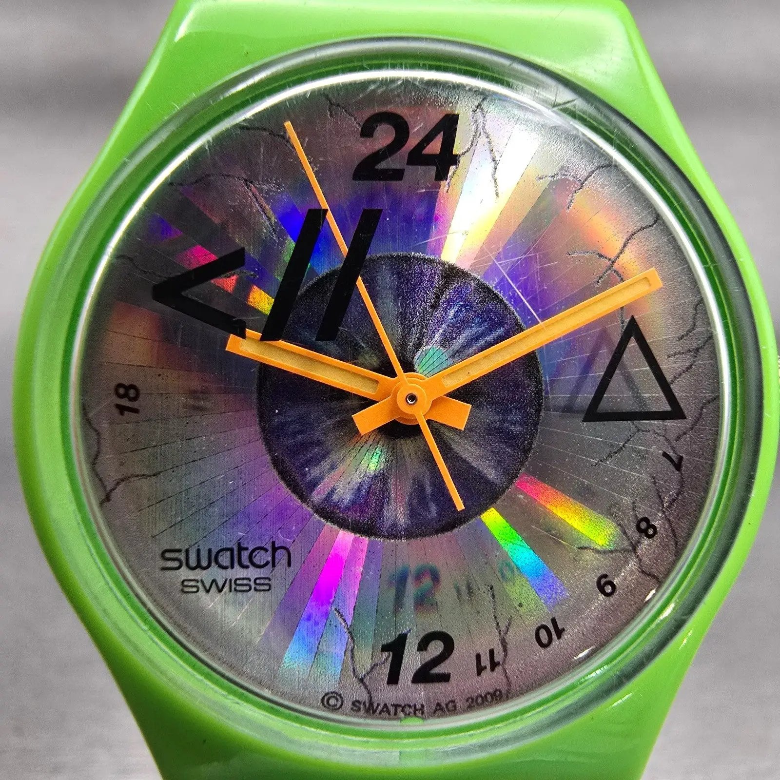 Swatch Playa Look Watch Women Silver Dial Green Case Round GZ215 New Battery1