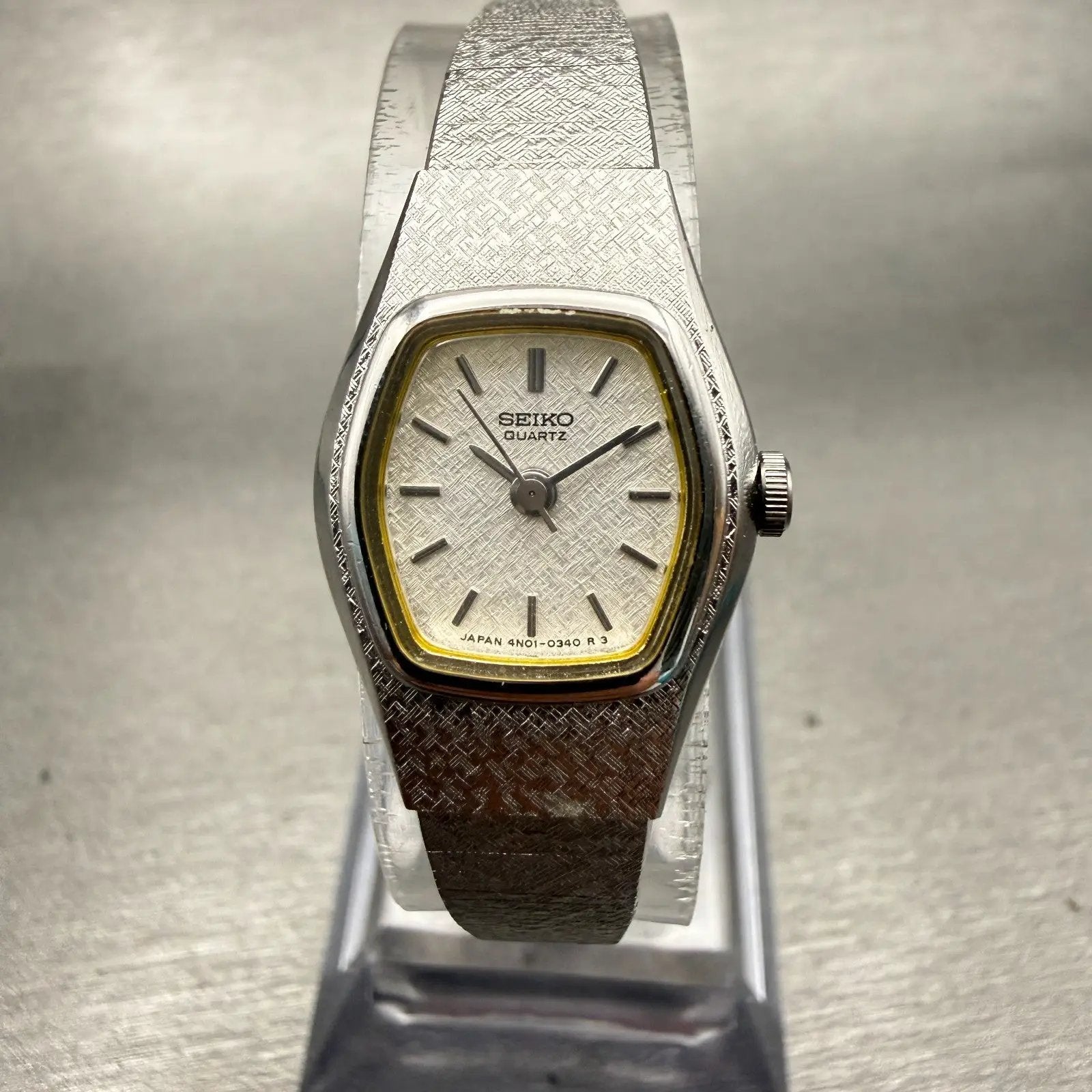 Seiko Watch Women 17mm Silver Dial Silver Tone Oval 4N01-5029 New Battery VTG0