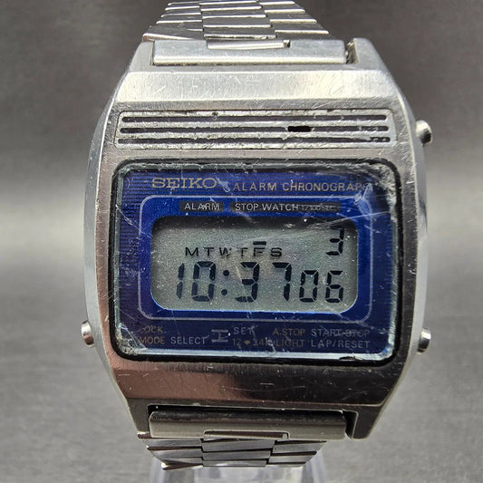 Seiko Digital Watch Men 32mm Blue Dial Silver Tone Alarm Chronograph New battery0
