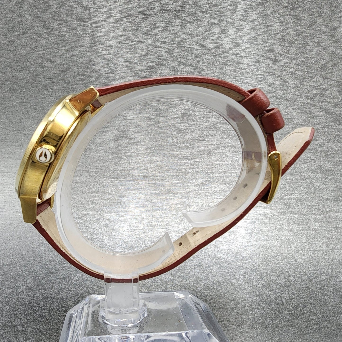 Nixon Kensington Watch Women 37mm Silver Dial Gold Tone Round New Battery6
