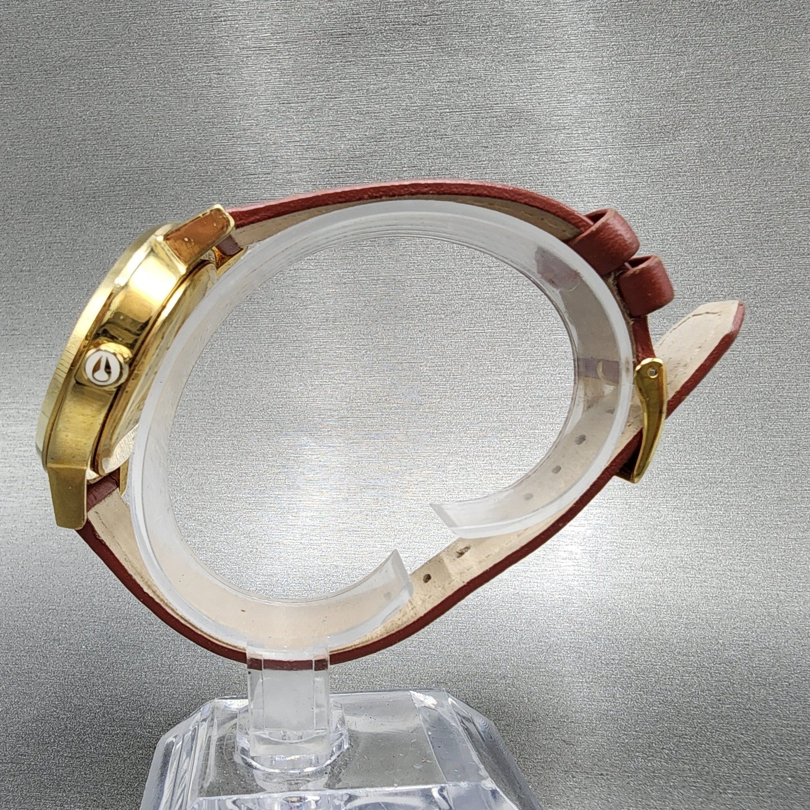Nixon Kensington Watch Women 37mm Silver Dial Gold Tone Round New Battery6