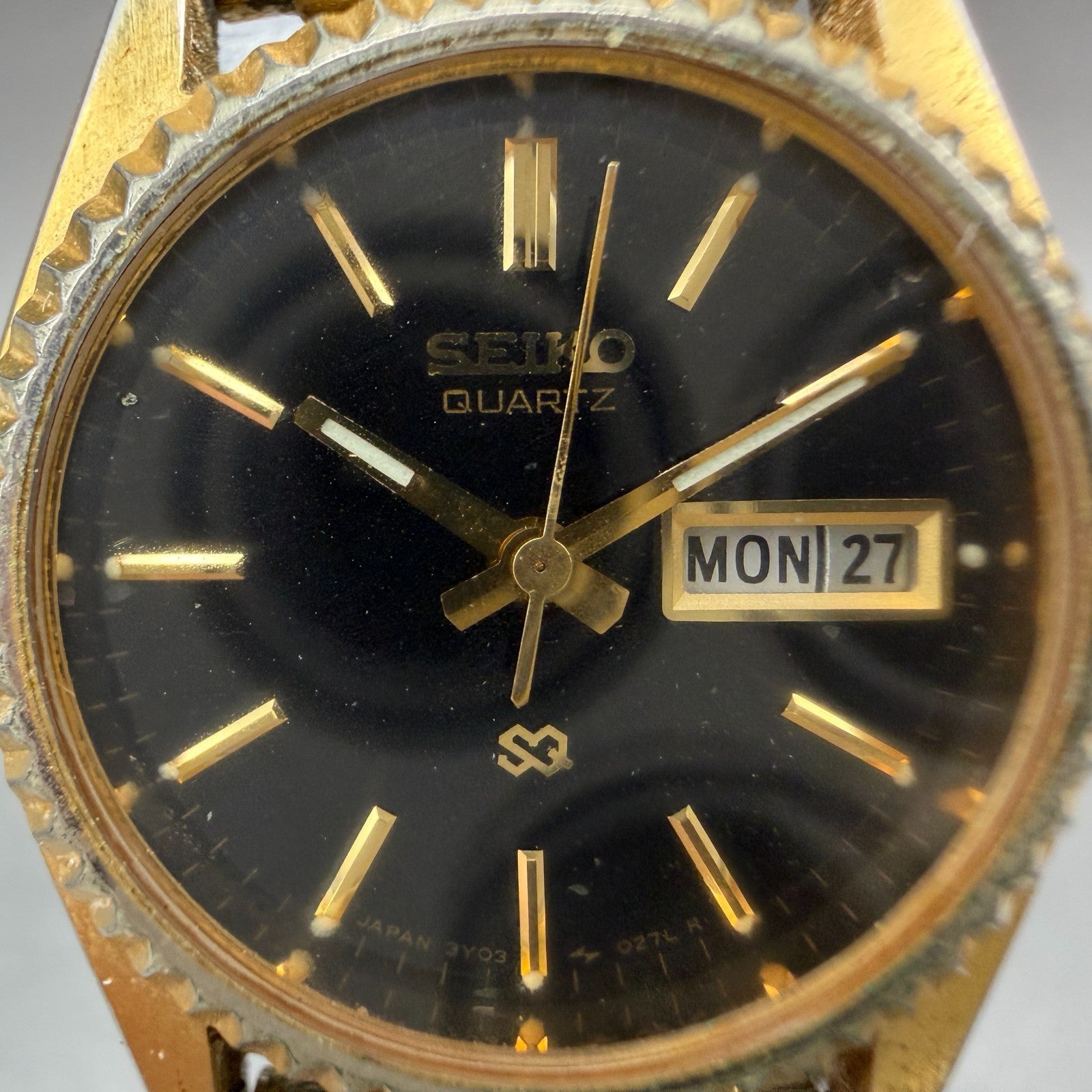 Seiko SQ Watch Women 24mm Black Dial Gold Tone Daydate 24mm Round New Battery 561