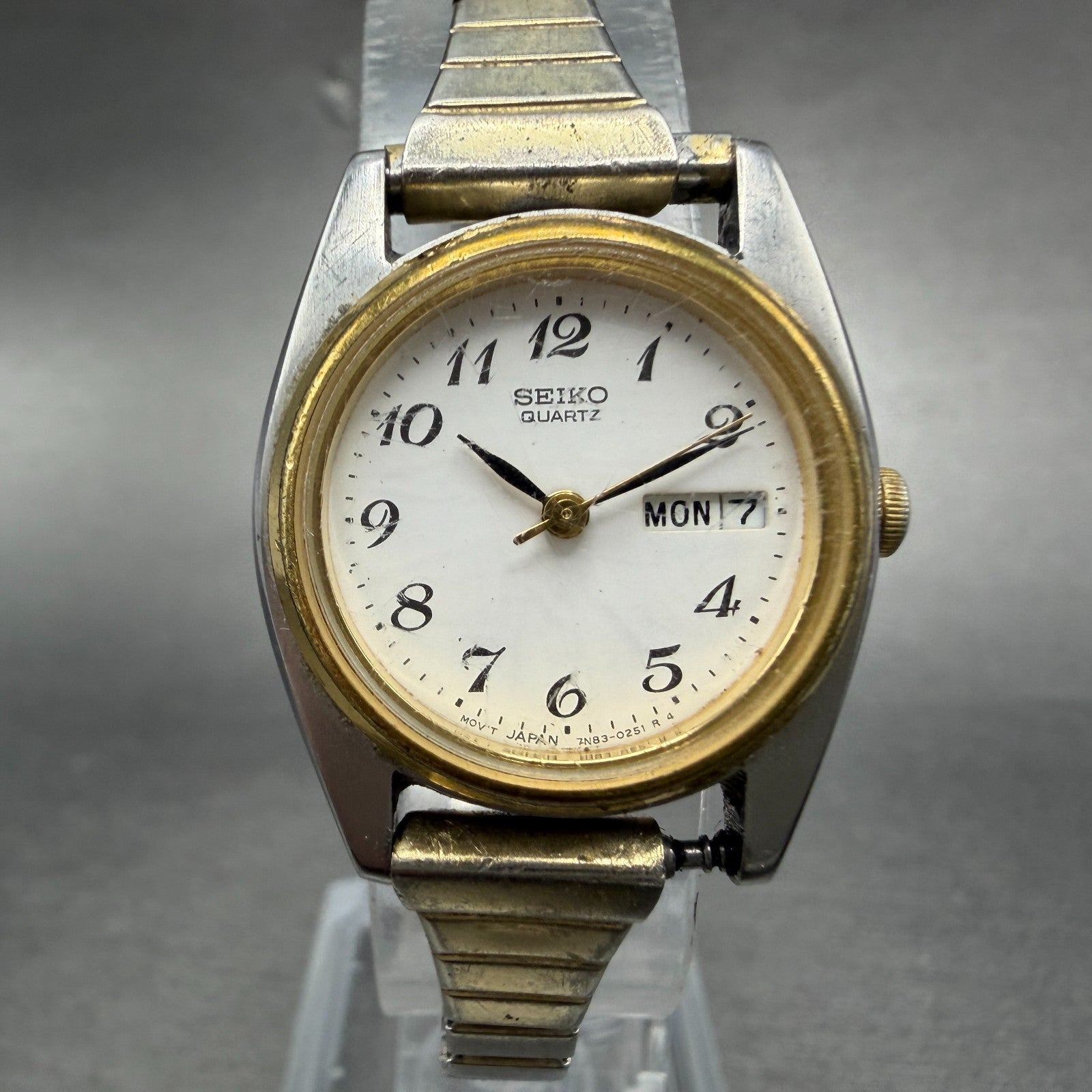 Seiko Watch Women 25mm White Dial Two Tone Daydate 7n83-0011 Round New BatteryP30