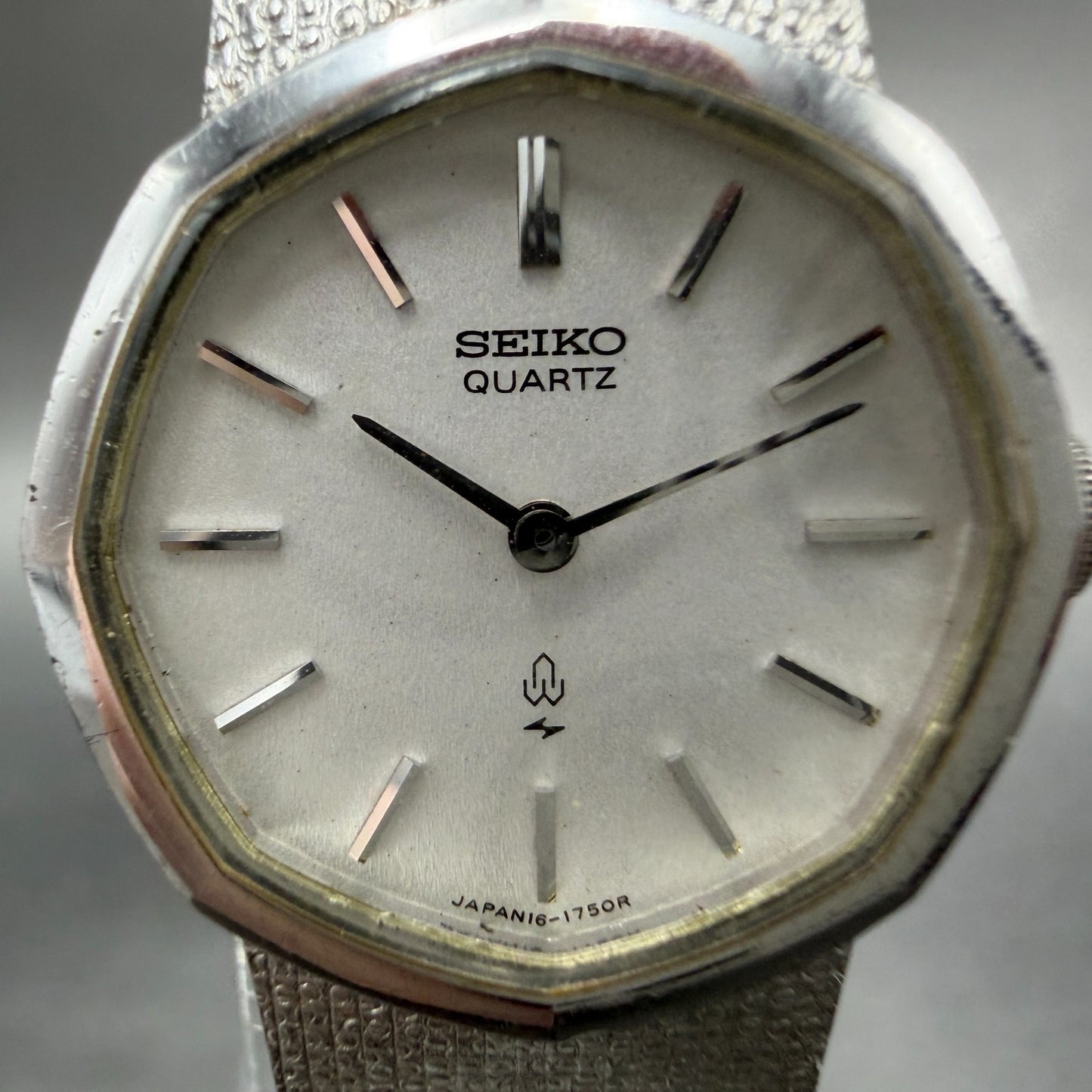 Seiko Watch Women 22mm Silver Dial Silver Tone Octagon 16-5890 New Battery VTG1