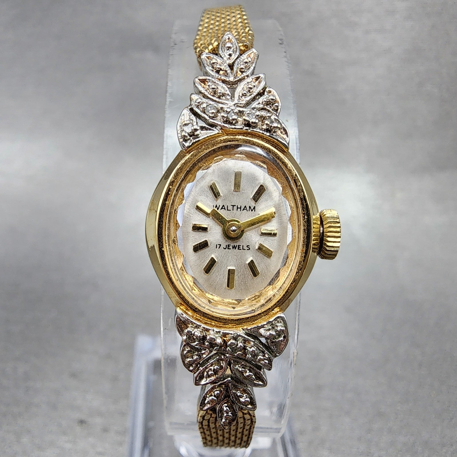 Waltham Watch Women 17mm Silver Dial Gold Tone Oval Diamon Accents Manual Wind0