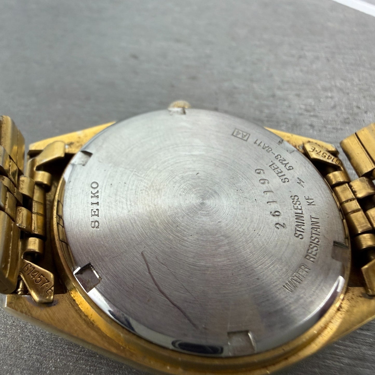 Seiko SQ Watch Men 35mm Blue Dial Gold Tone Daydate Round 5Y23-8A11 PARTS VTG10