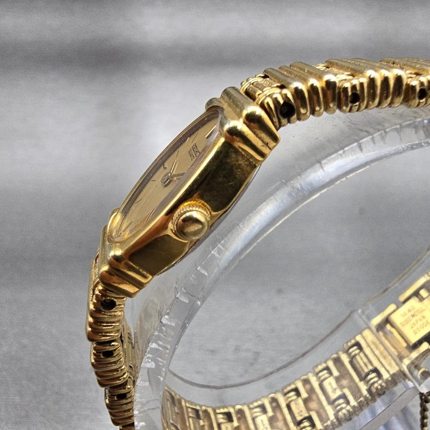 Seiko Watch Women 12mm Gold Dial Gold Tone Oval 1E20-5179 New Battery Vintage2