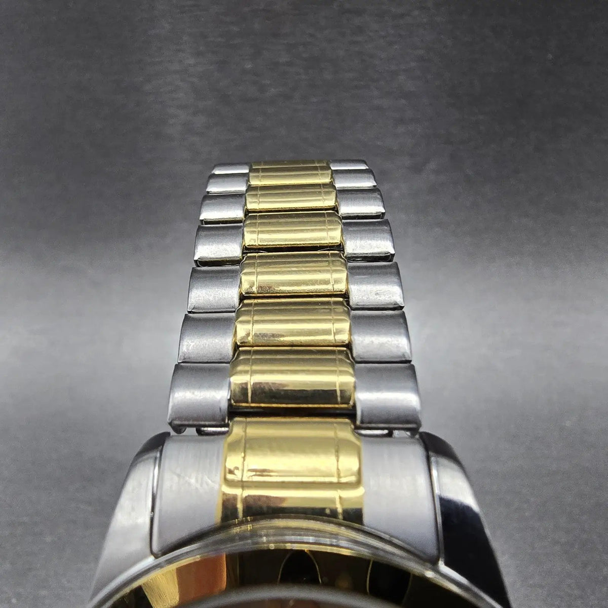 Timex South Street Sport Watch Men 36mm Silver Dial Two Tone Daydate New Batt 894