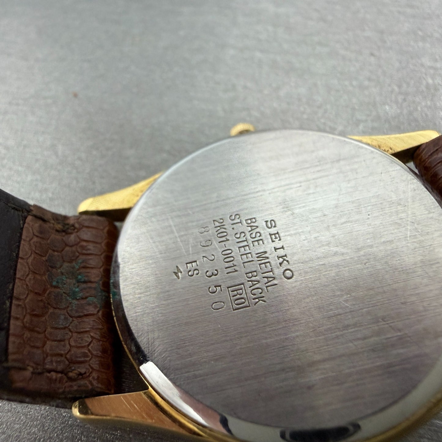 Seiko Watch Unisex 32mm Champagne Dial Gold Tone Round 2K01-0011 New Battery VTG9