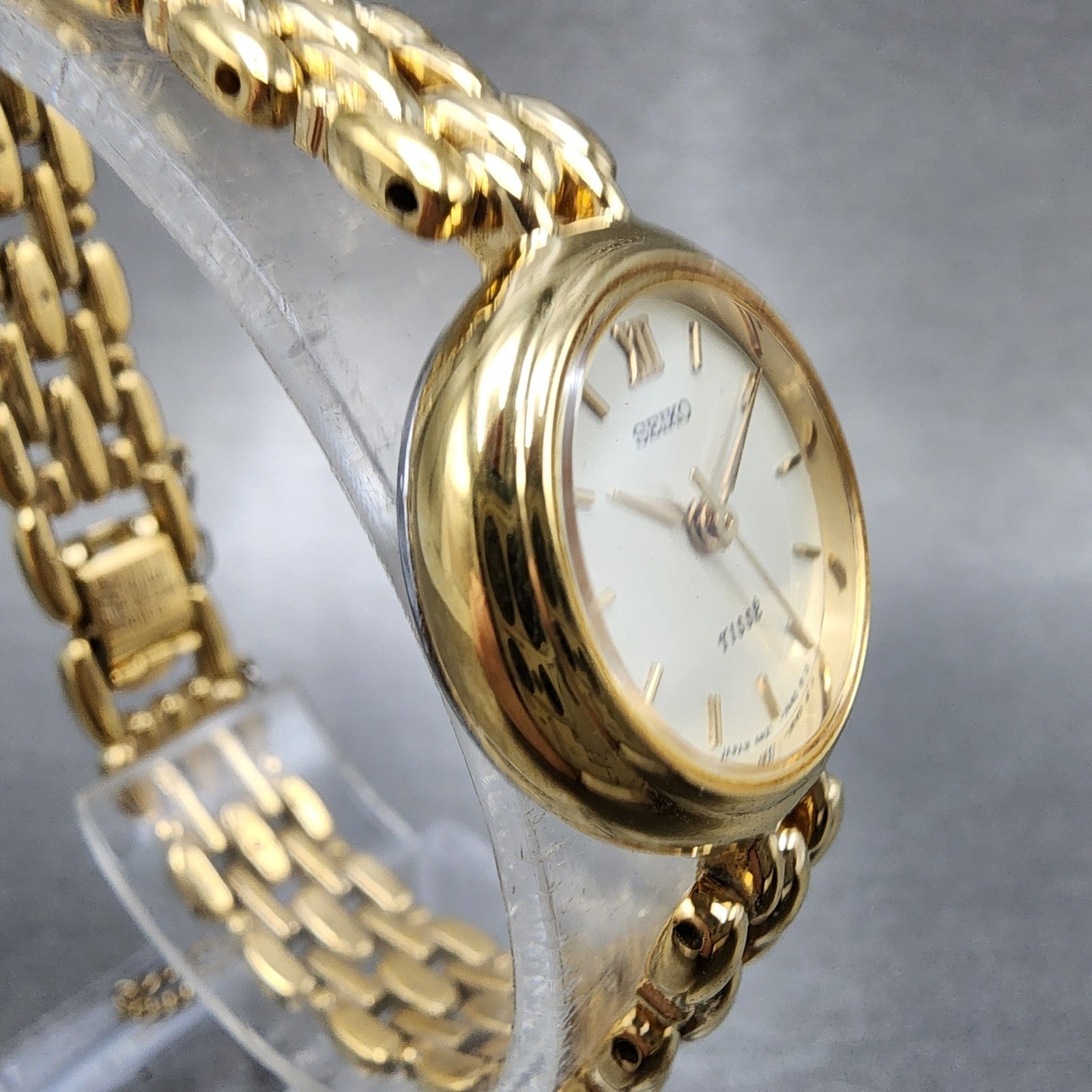 Seiko Tisse watch Women 20mm White Dial Gold Tone 4n210750 New Battery3