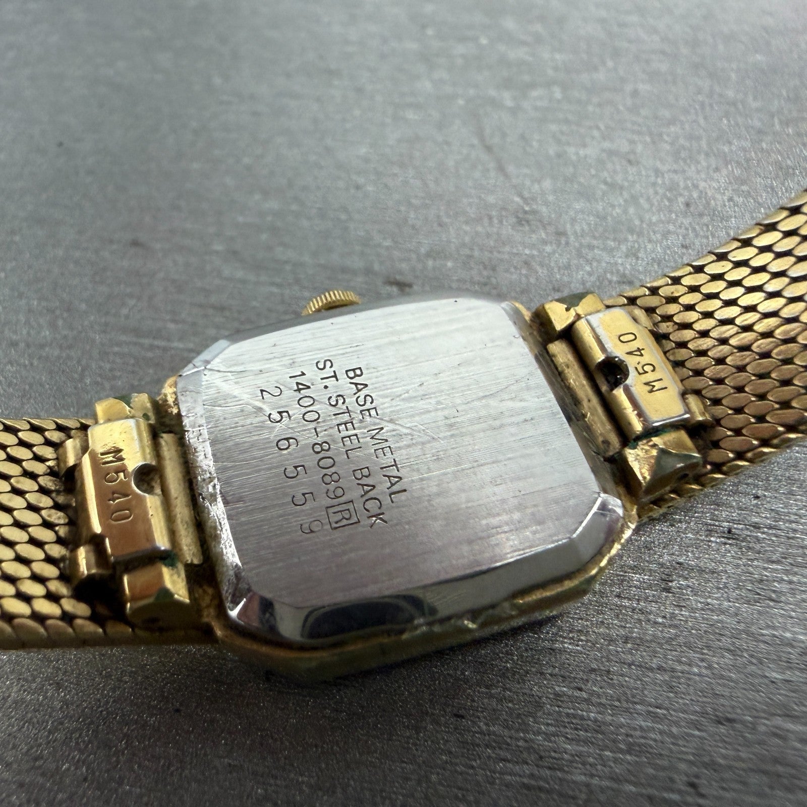 Seiko Tank Watch Women 18mm Champagne Dial Gold Tone 1400-8089 New Battery9