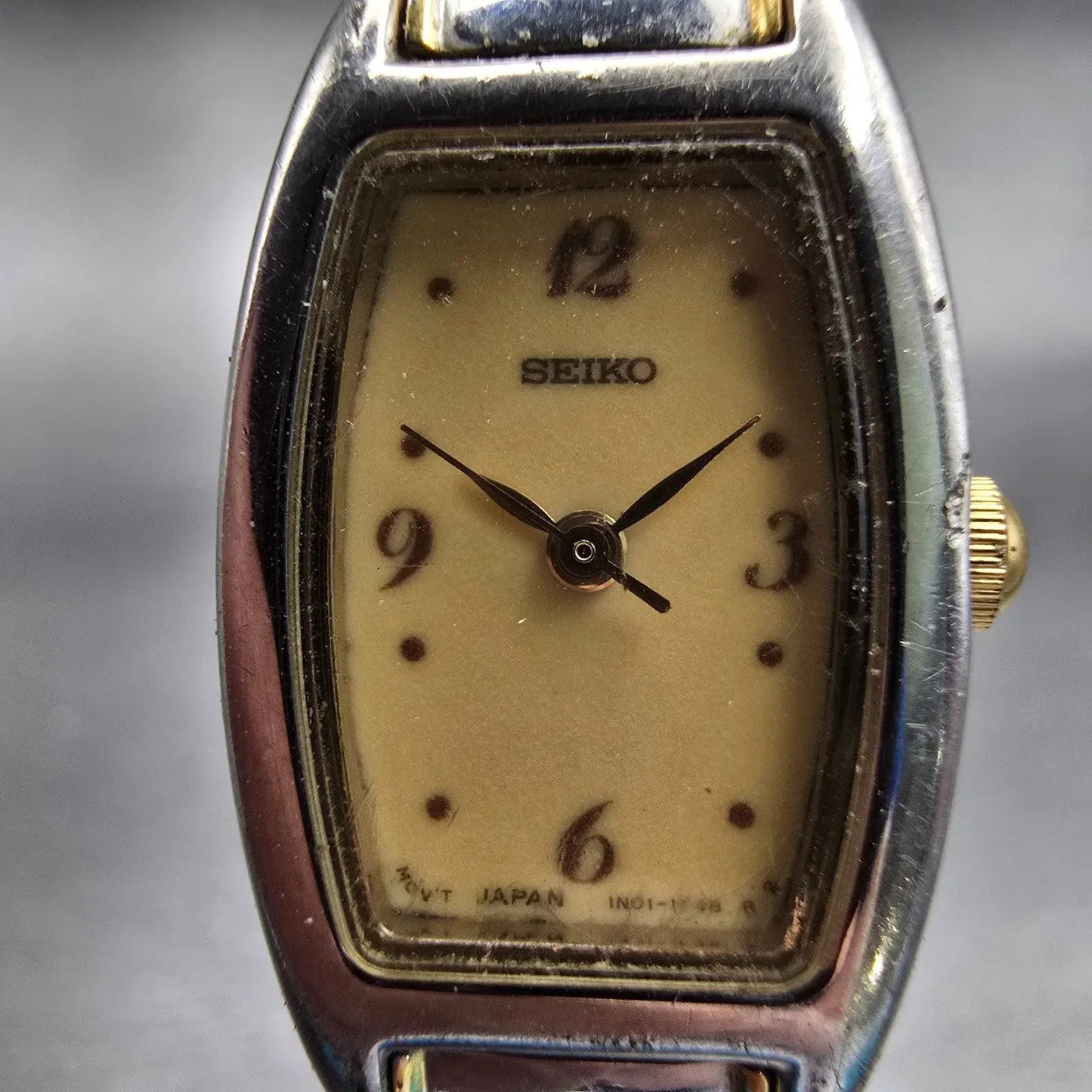 Seiko Watch Women 17mm Cream Dial Silver Tone Oval 1N01-5B69 New Battery Vintage1