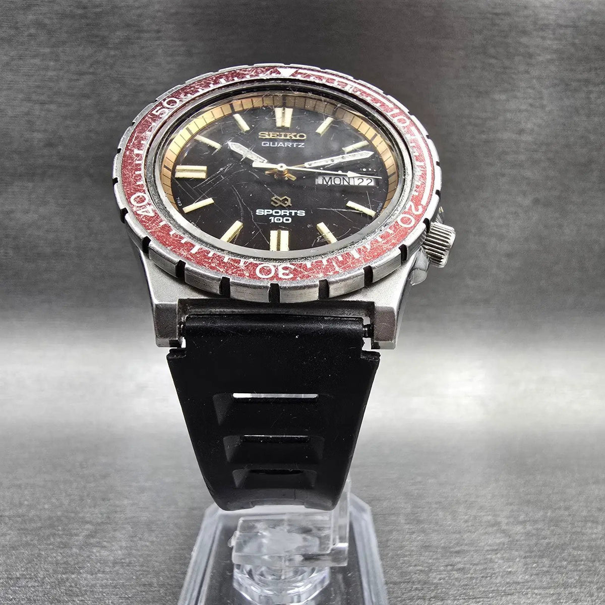 Seiko Sports 100 Dive Watch Men 38mm Black Dial Silver Daydate 7123-823F New Bat5