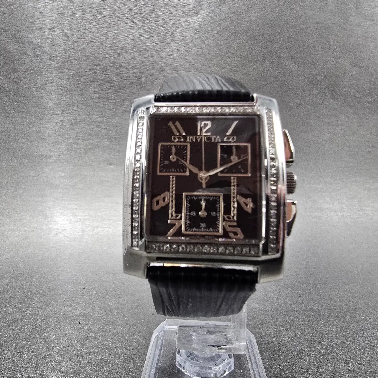 Invicta Chronograph Watch Women 30mm Black Dial Silver Tone 2011 New Battery5