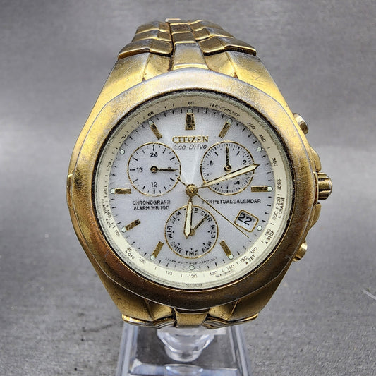 Citizen EcoDrive Chronograph Watch Men 39mm White Dial Gold Tone E820 PARTS0