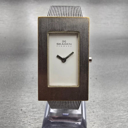 Skagen Denmark Watch Men 22mm White Dial Silver Tone Rectangle 1USS New Battery0