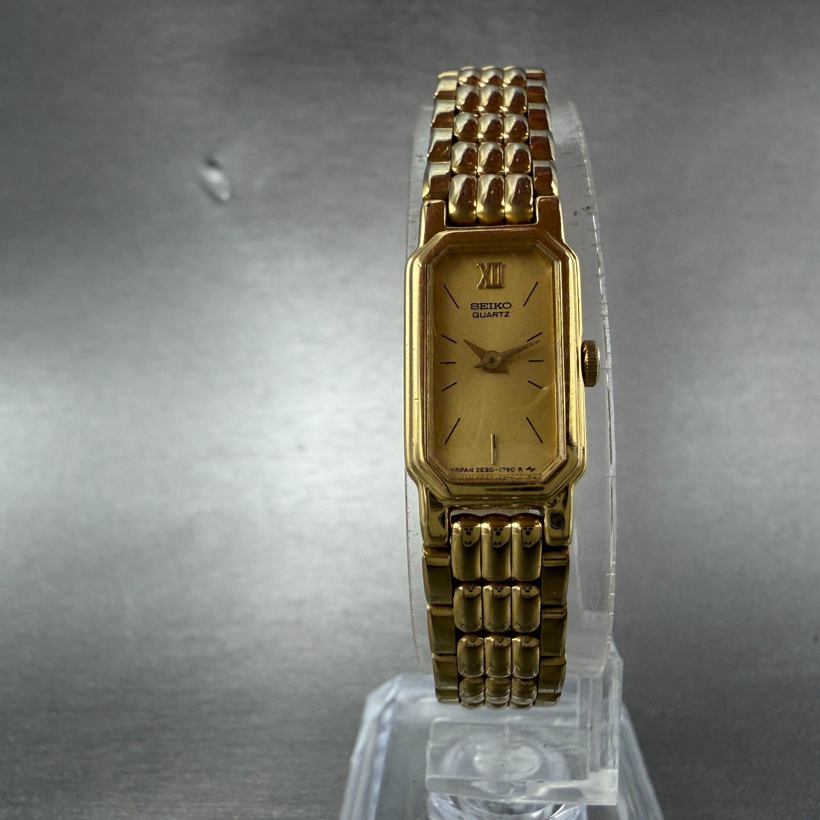 Seiko tank Watch Women 12mm Champagne Dial Gold Tone 2e20-6389 New Battery GY75