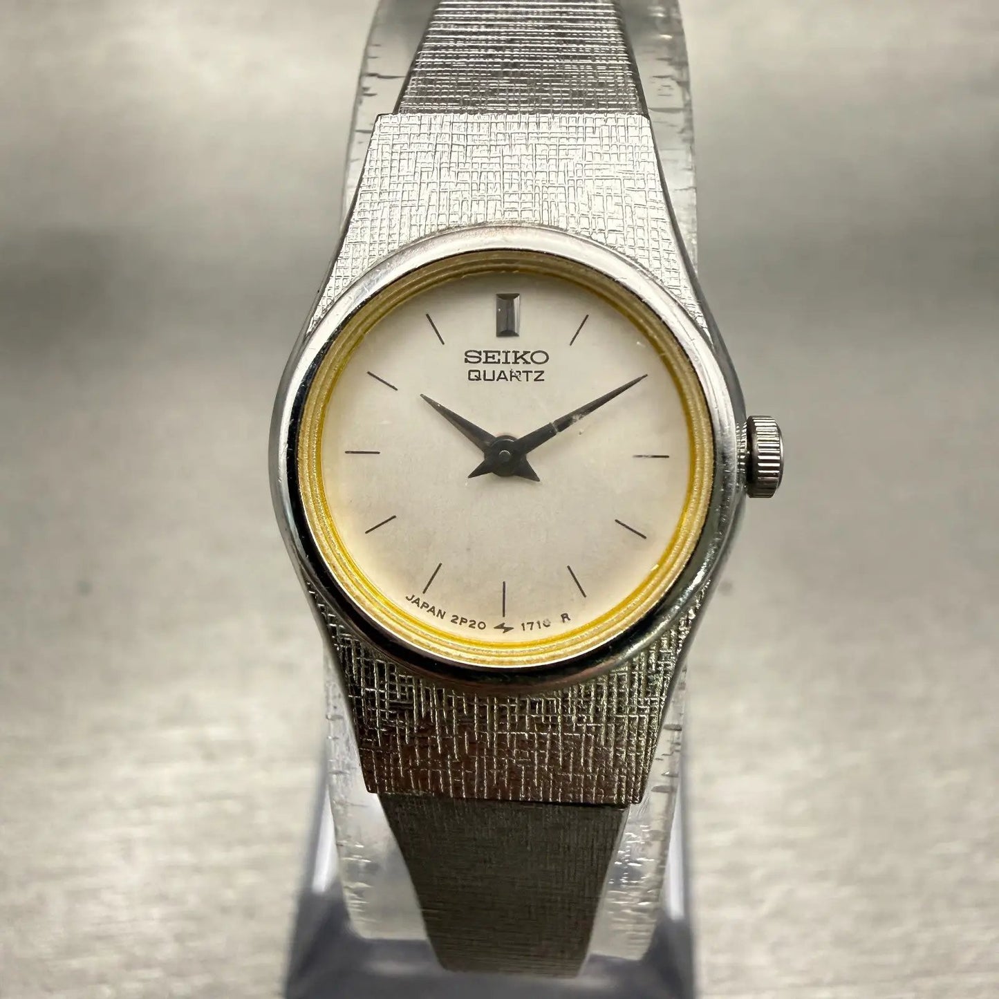 Seiko Watch Women 17mm Silver Dial Silver Tone Oval 2P20-0329 New Battery VTG0