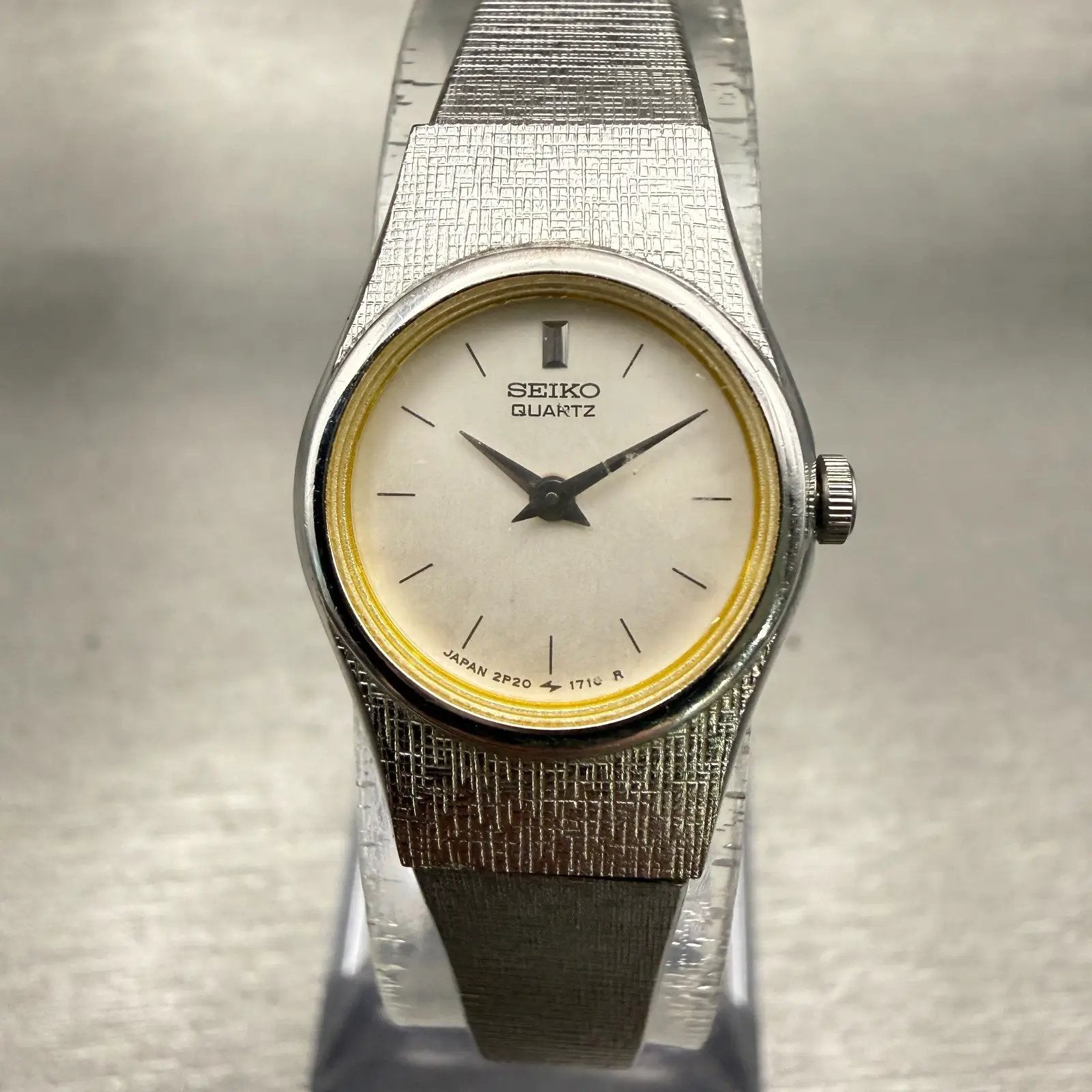 Seiko Watch Women 17mm Silver Dial Silver Tone Oval 2P20-0329 New Battery VTG0