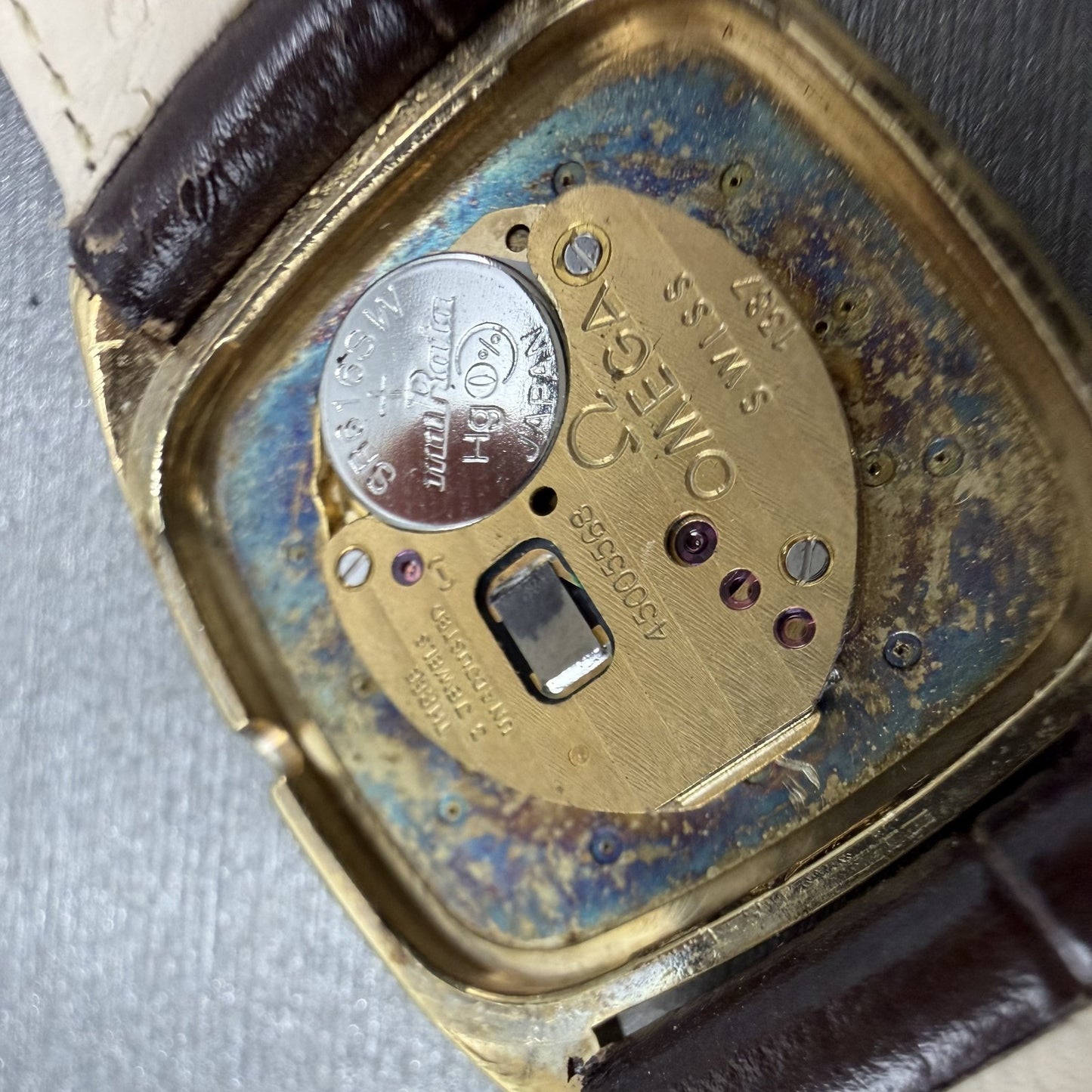 Omega De Ville Tank Watch Women 22mm Gold Dial Gold Tone Cal 1365 VTG PARTS12