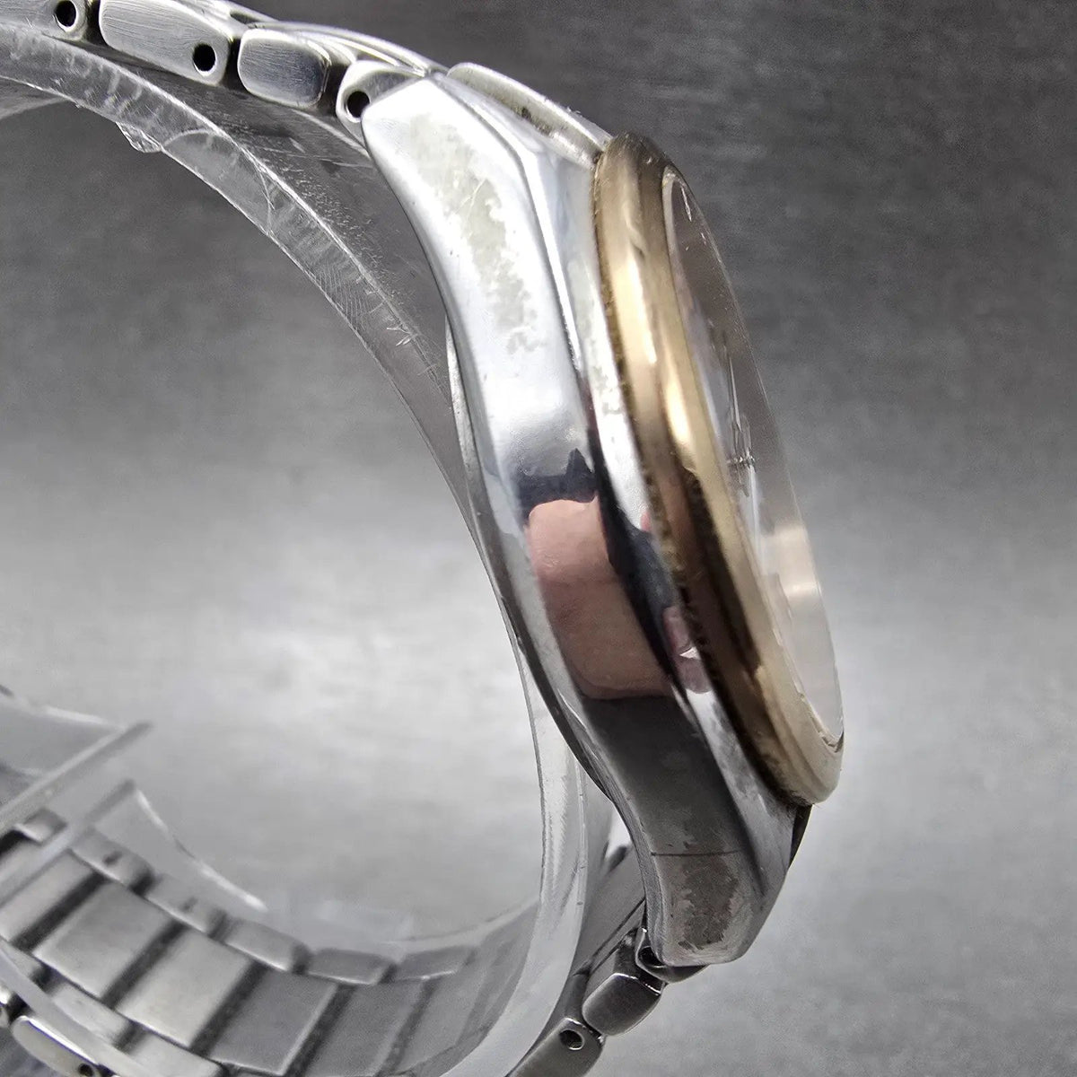 Citizen Eco-Drive Watch Women 32mm White Dial Titanium Date E011-S080916 Works3