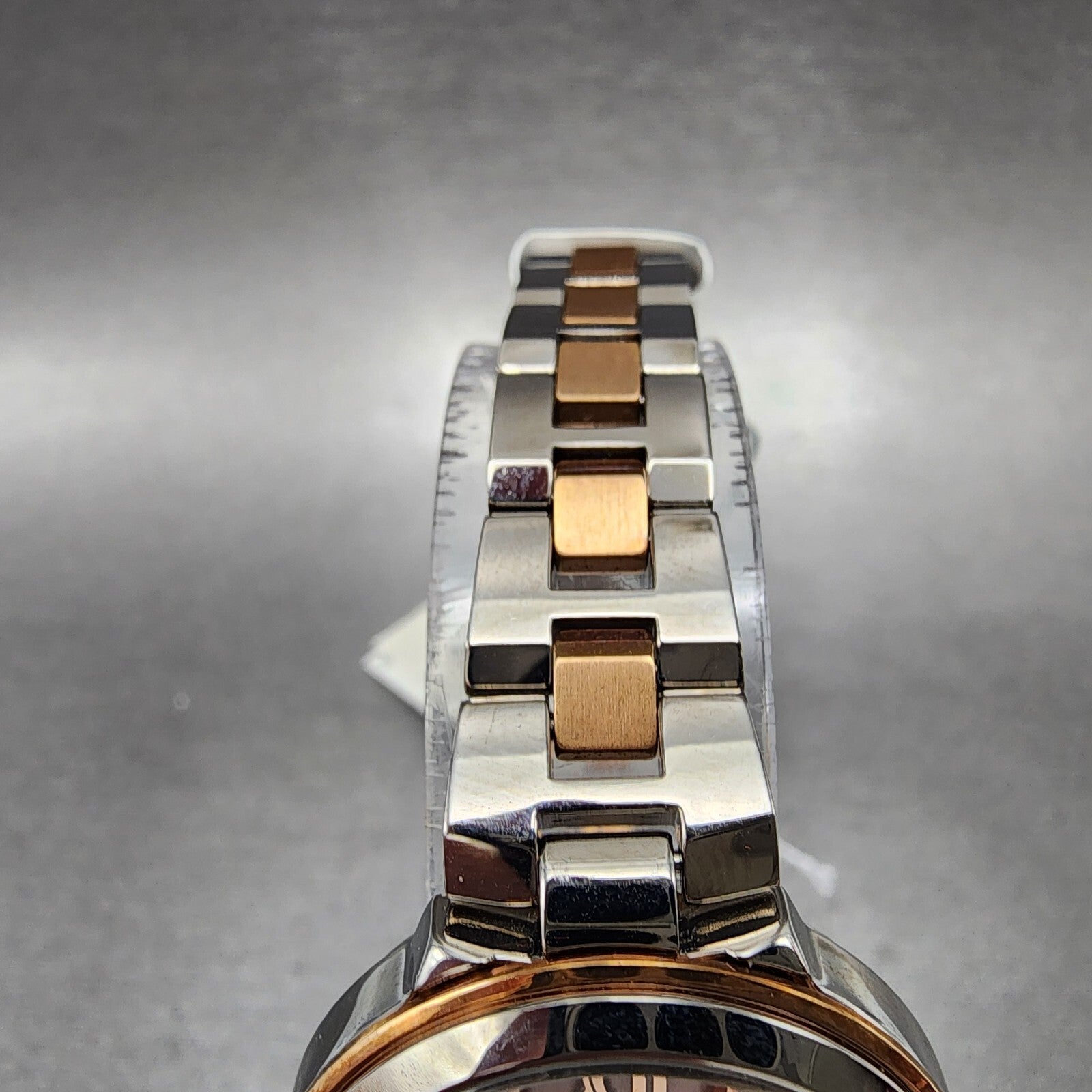 Seiko Lukia Watch Women 28mm Silver Dial Two Tone Date Solar Round Runs SSVV0204