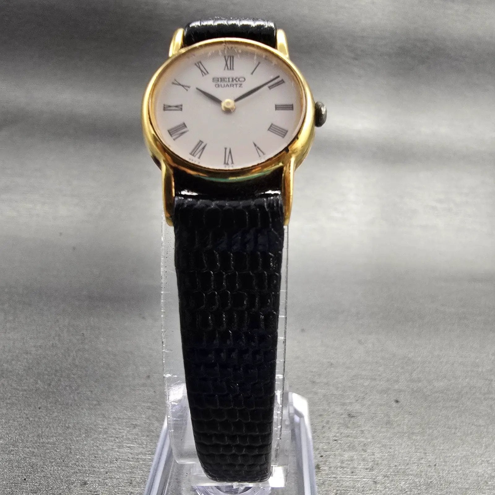 Seiko Watch Women 20mm White Dial Gold Tone Round 2Y00-0A10 New Battery Vintage5