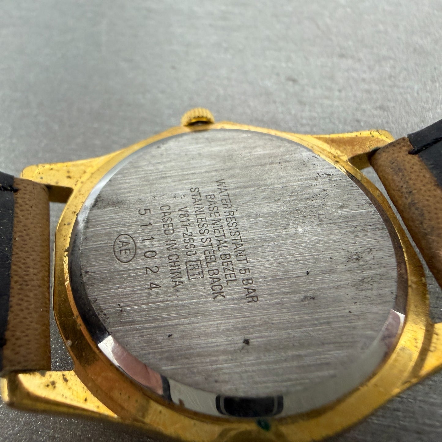 Seiko Alba Alice in Wonderland Watch Men 33mm Cream Dial Gold Tone New Battery9