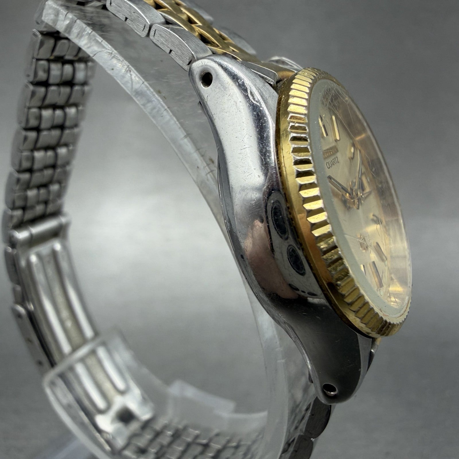 Citizen CQ Watch Women 25mm Champagne Dial Two Tone Daydate 2000201574 New Batt3