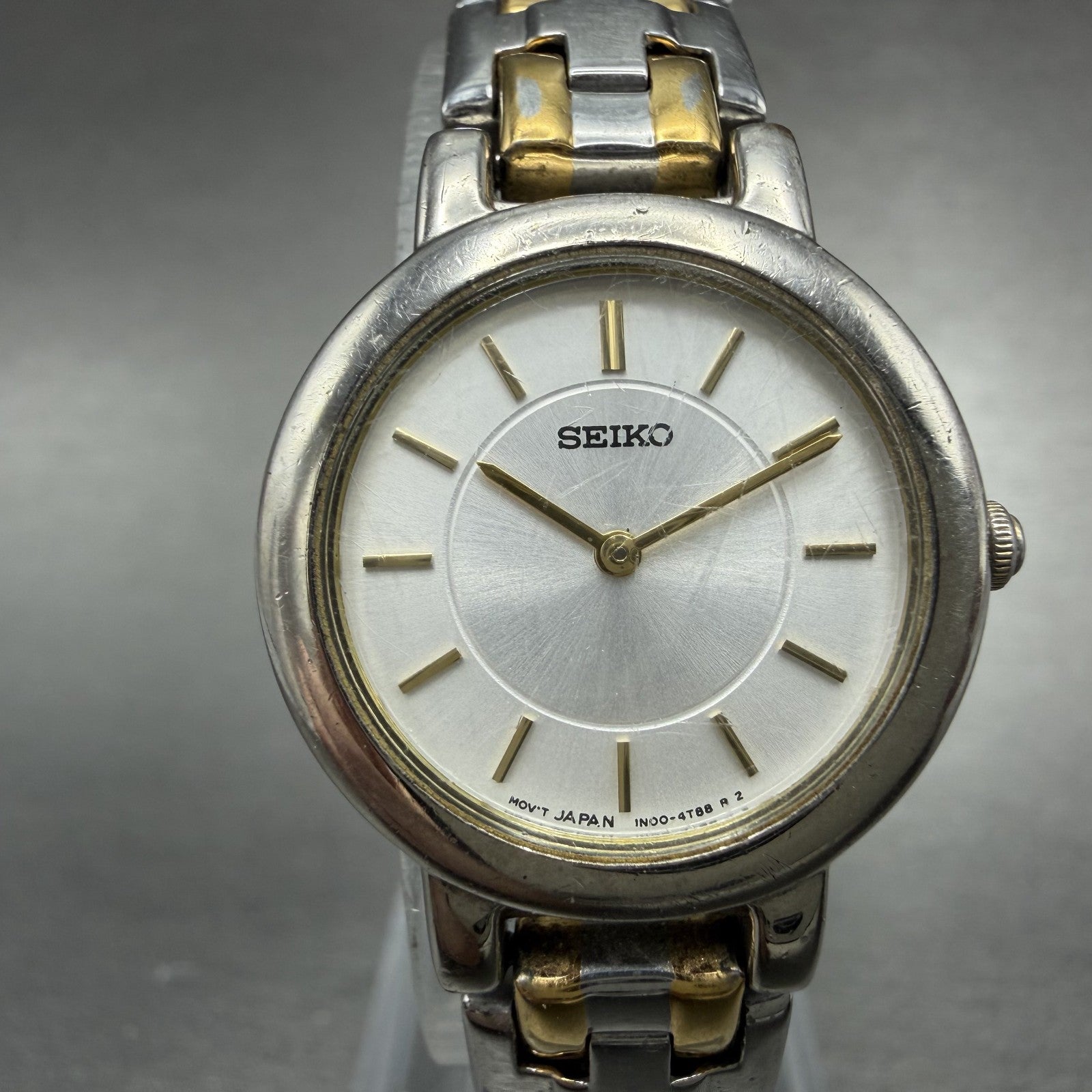 Seiko Watch Women 24mm White Dial Two Tone Round 1N00-1E19 New Battery A1290