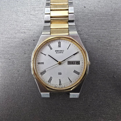 Seiko Watch Men 33mm White Dial Two Tone Daydate SQ 7132A VTG PARTS0