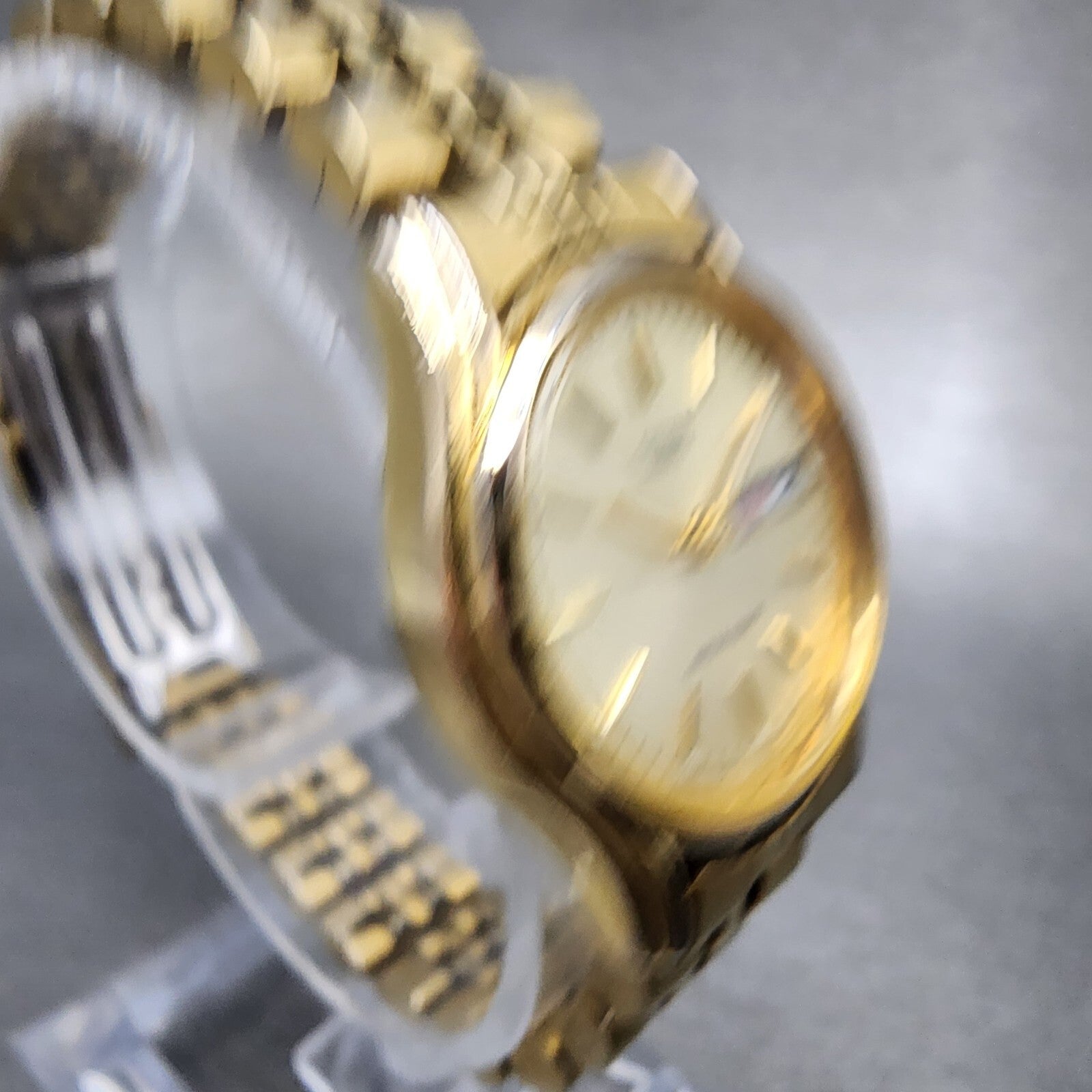 Citizen Watch Women 23mm Champagne Dial Gold Tone Daydate 6000S38231 New Batt3