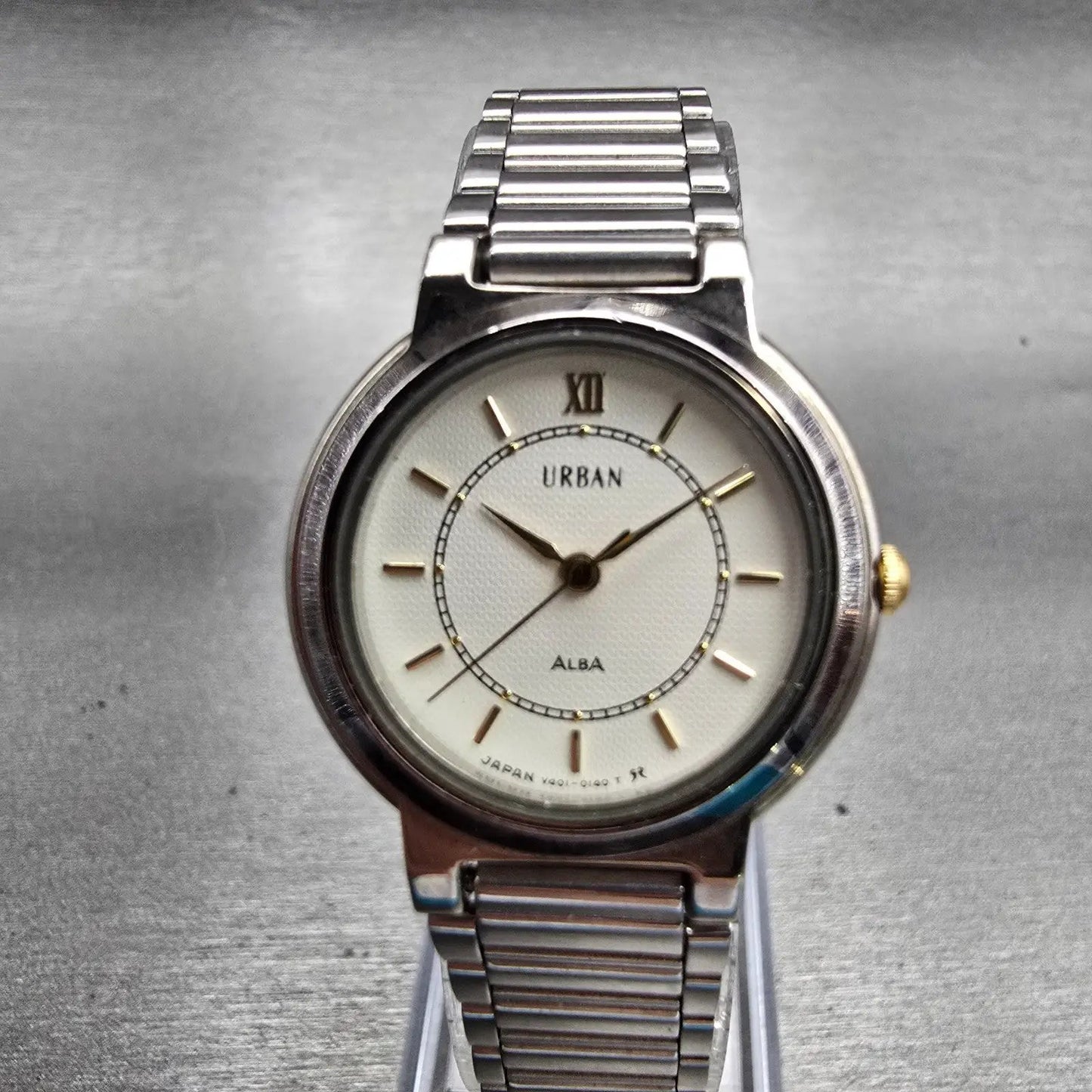Seiko Alba Urban Watch Women 25mm White Dial Silver Tone Round V401-0050 New Bat0