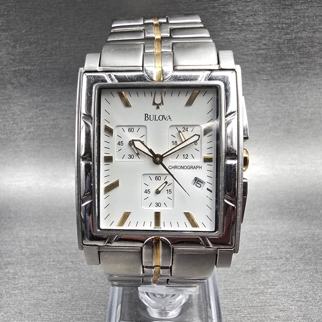Bulova Chronograph Watch Men 32mm White Dial Two Tone Date 98H28 New Battery0