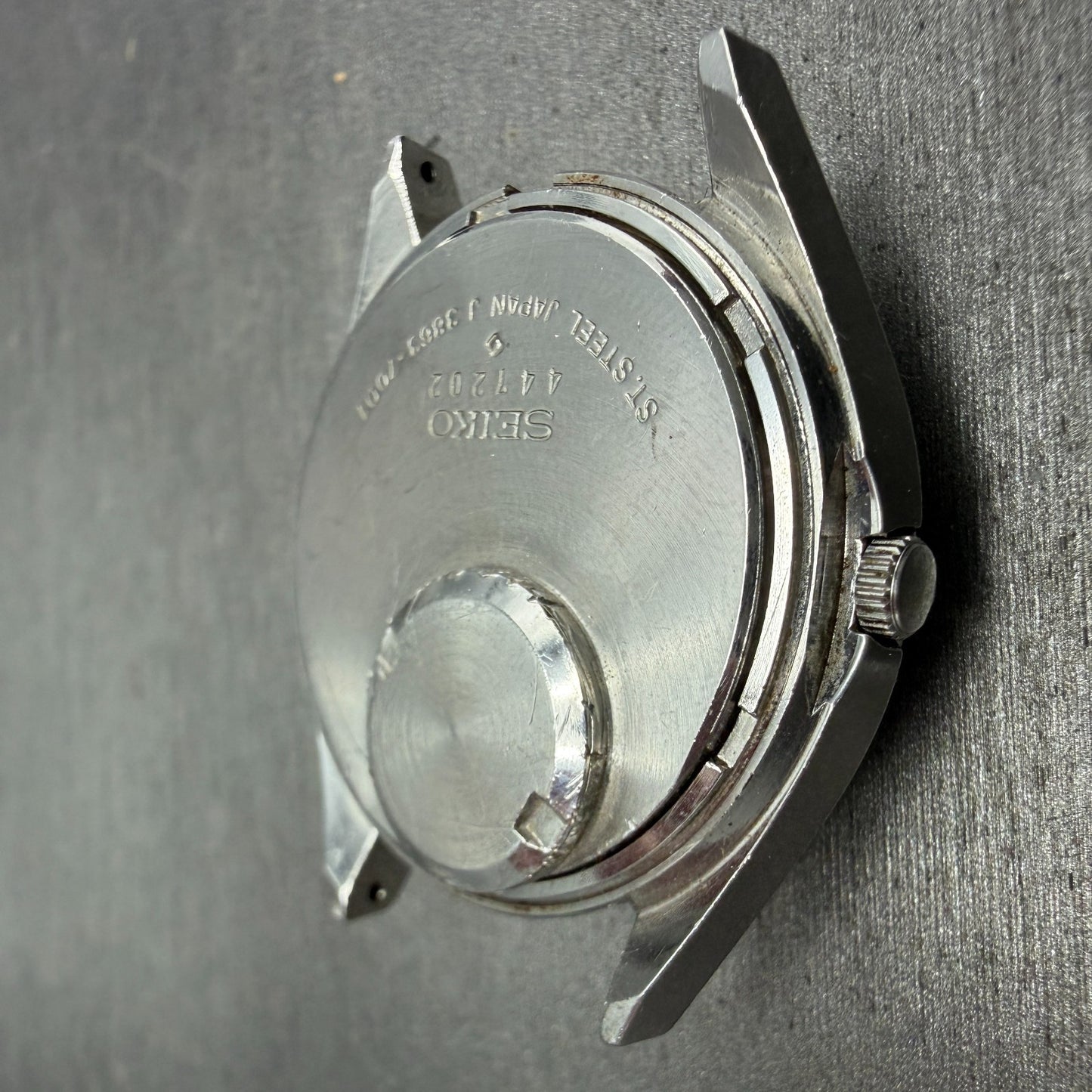 Seiko QR Watch Men 37mm Silver Dial Silver Tone Daydate Round 3863-7001 PARTS FG9