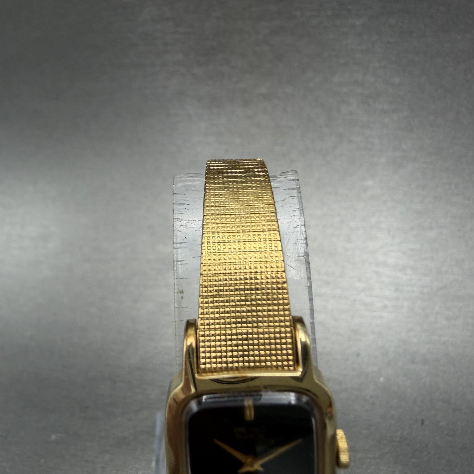 Seiko Tank Watch Women 16mm Black Dial Gold Tone Rectangle 2C20-5329 New Battery4