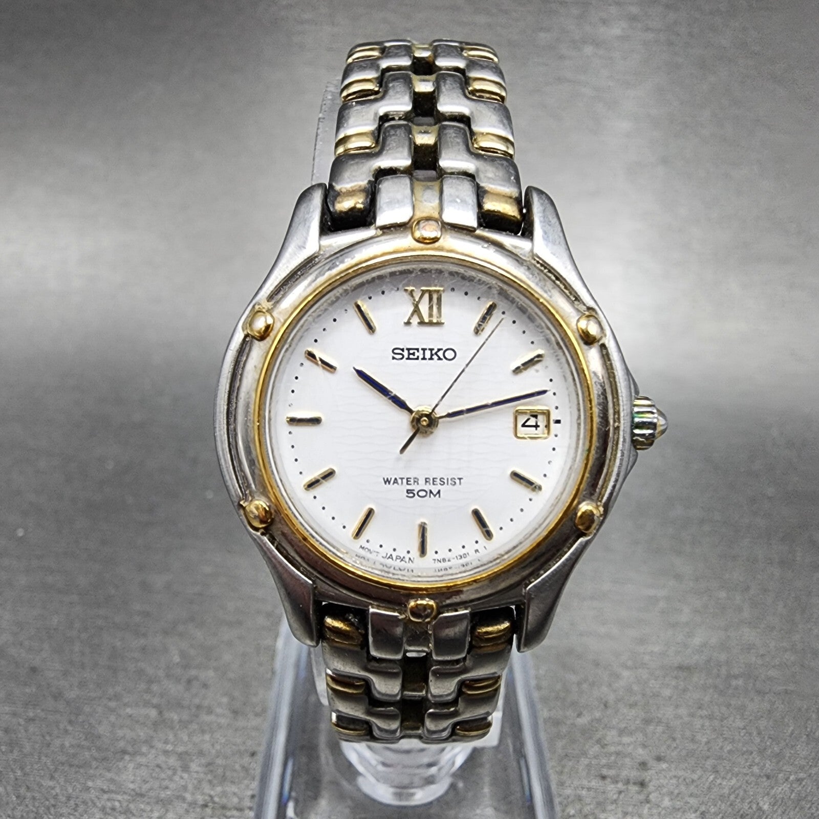 Seiko Watch Women 26mm White Dial Two Tone Date Round 7n820599 New Battery A1230
