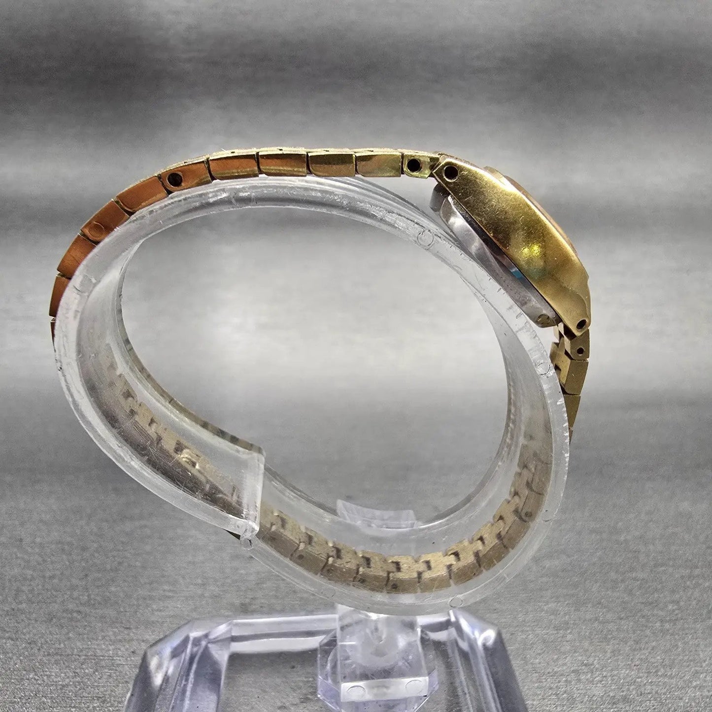Citizen CQ Watch Women 16mm Champagne Dial Gold Tone Round 4-040929 New Battery8